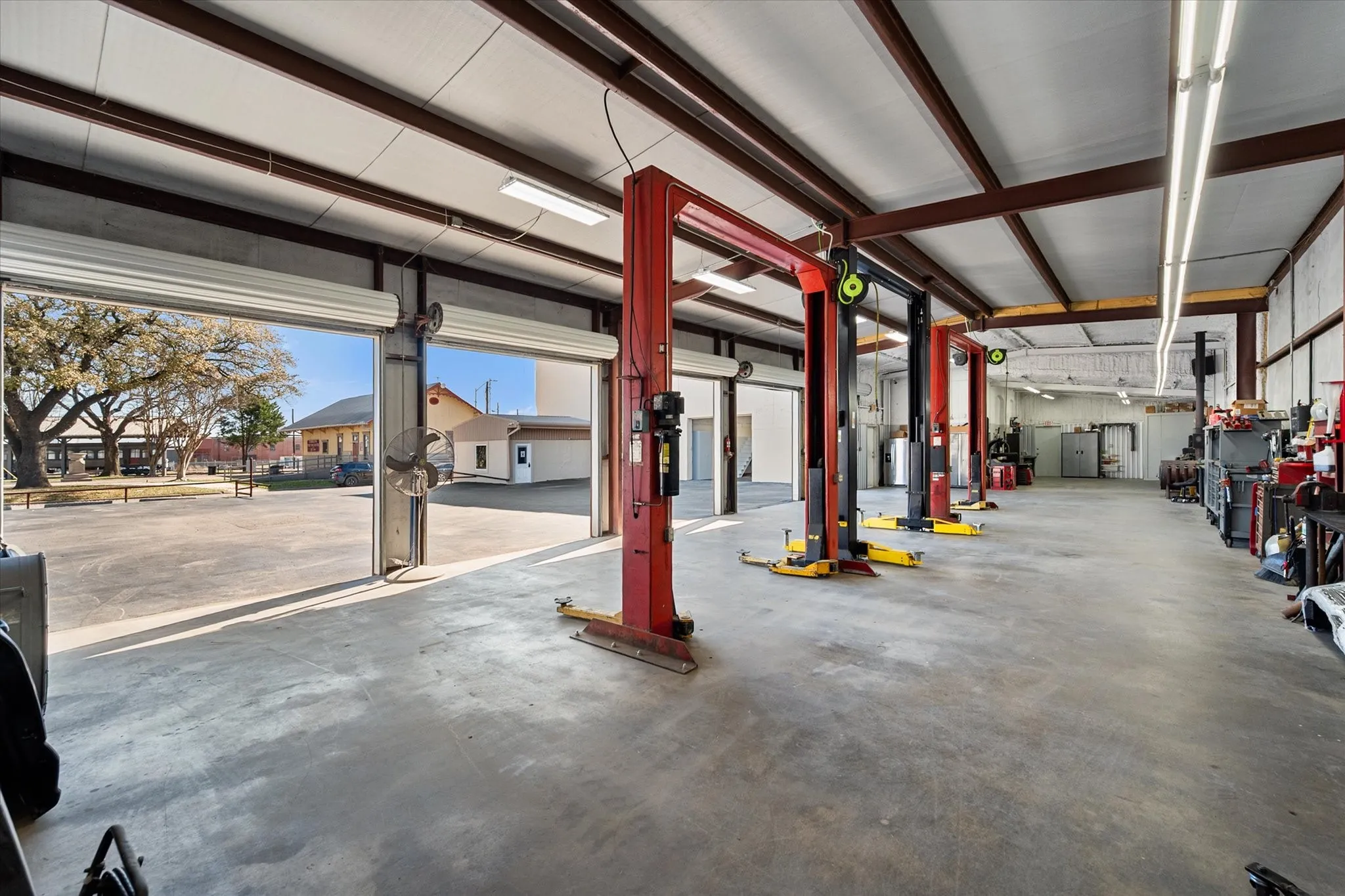 Office For Sale in Navarro County , 308 S Beaton Street, Corsicana, Texas 75110, 0, 0, Garage spaces, 0 Sqft, built in 1900, Preowned, mls#21192769, Real Estate Agent in Corsicana, Homes For Sale in Navarro county, Homes For Sale in Corsicana, Realtor in Corsicana Texas, Real Estate Brokerage Independent Realty Texas, Luminita Cordes Realtor