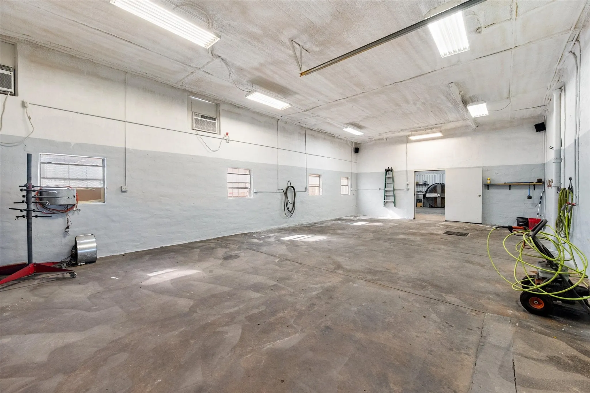 Office For Sale in Navarro County , 308 S Beaton Street, Corsicana, Texas 75110, 0, 0, Garage spaces, 0 Sqft, built in 1900, Preowned, mls#21192769, Real Estate Agent in Corsicana, Homes For Sale in Navarro county, Homes For Sale in Corsicana, Realtor in Corsicana Texas, Real Estate Brokerage Independent Realty Texas, Luminita Cordes Realtor