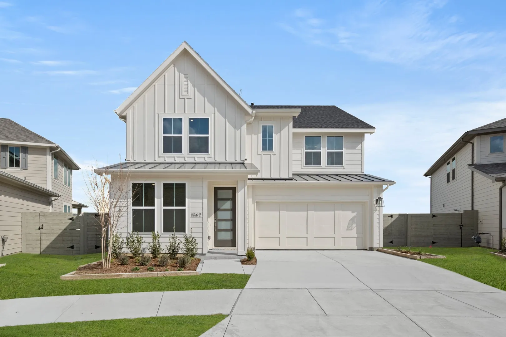 1562 Ginger- Front-5278