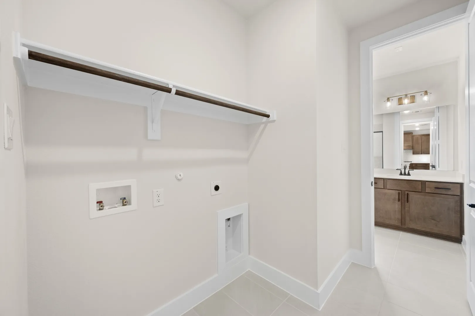 1562 Ginger- Utility-5438