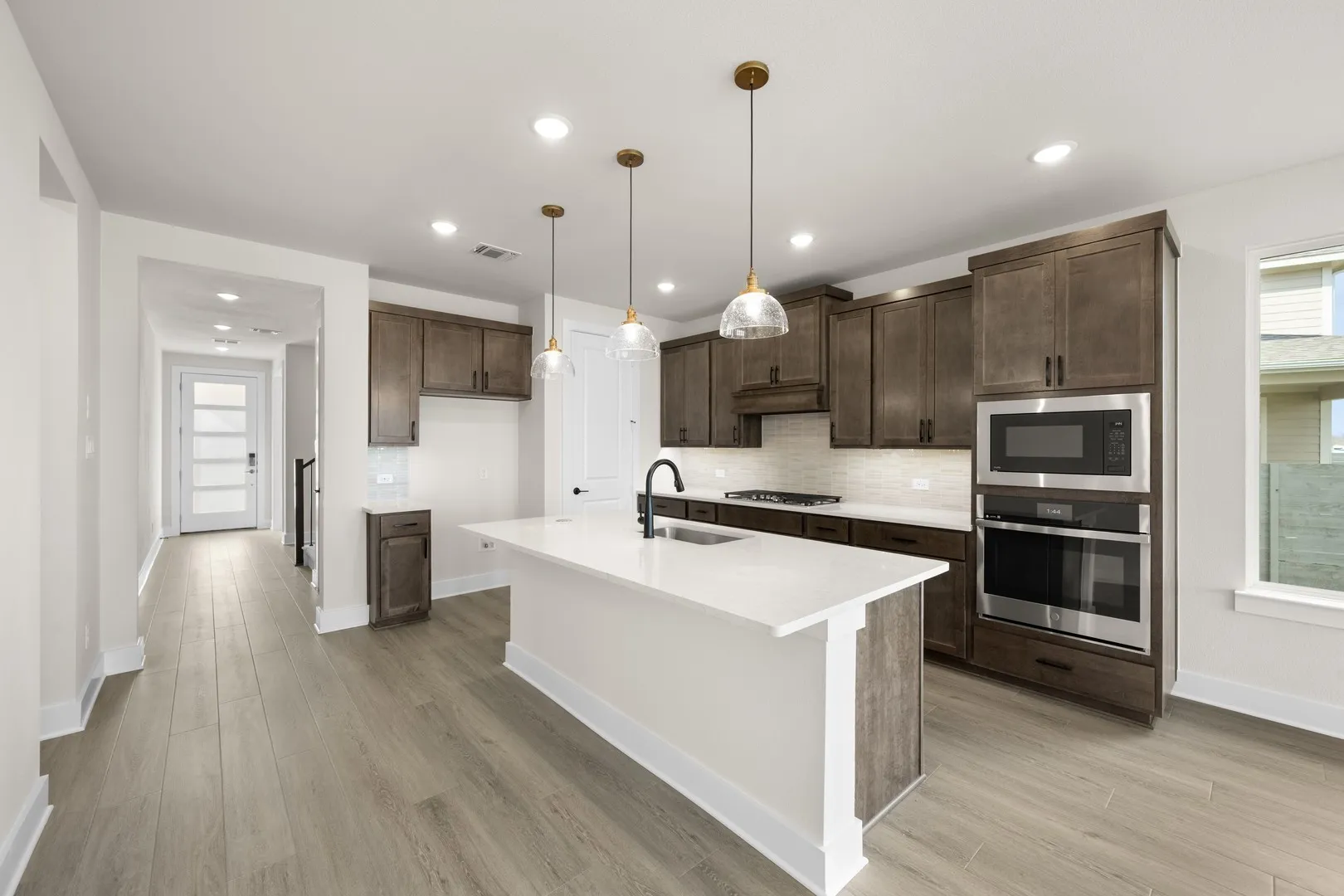 1562 Ginger- Kitchen-5327