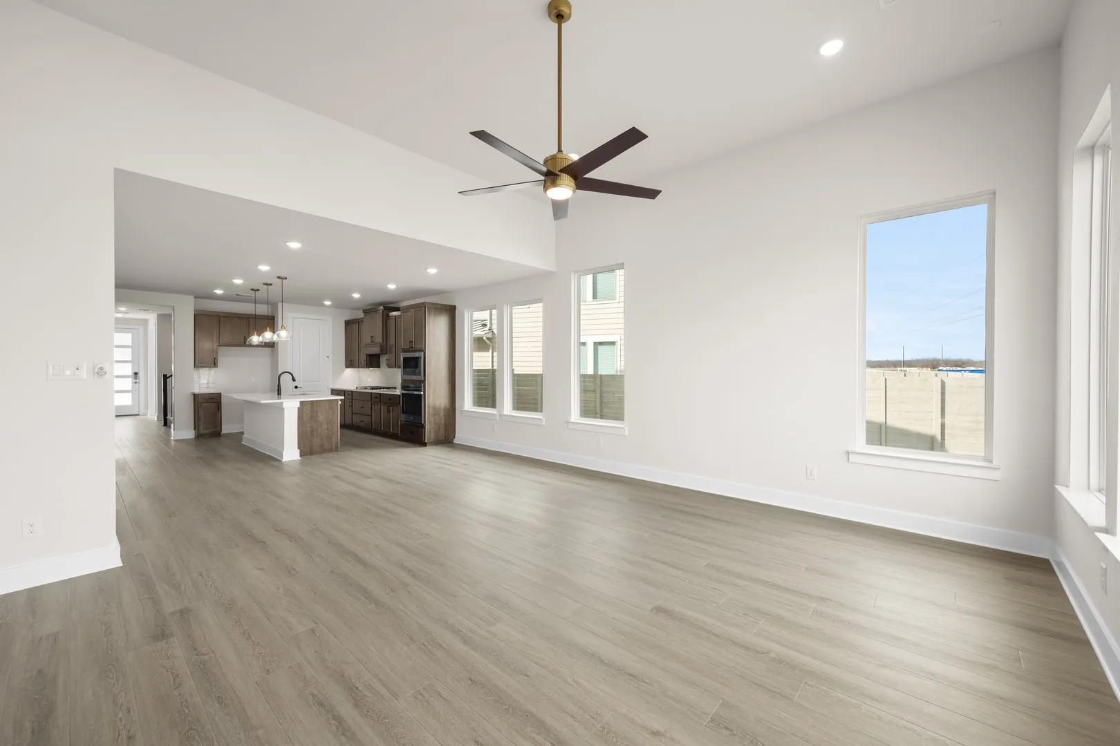1562 Ginger- Living Room-5383