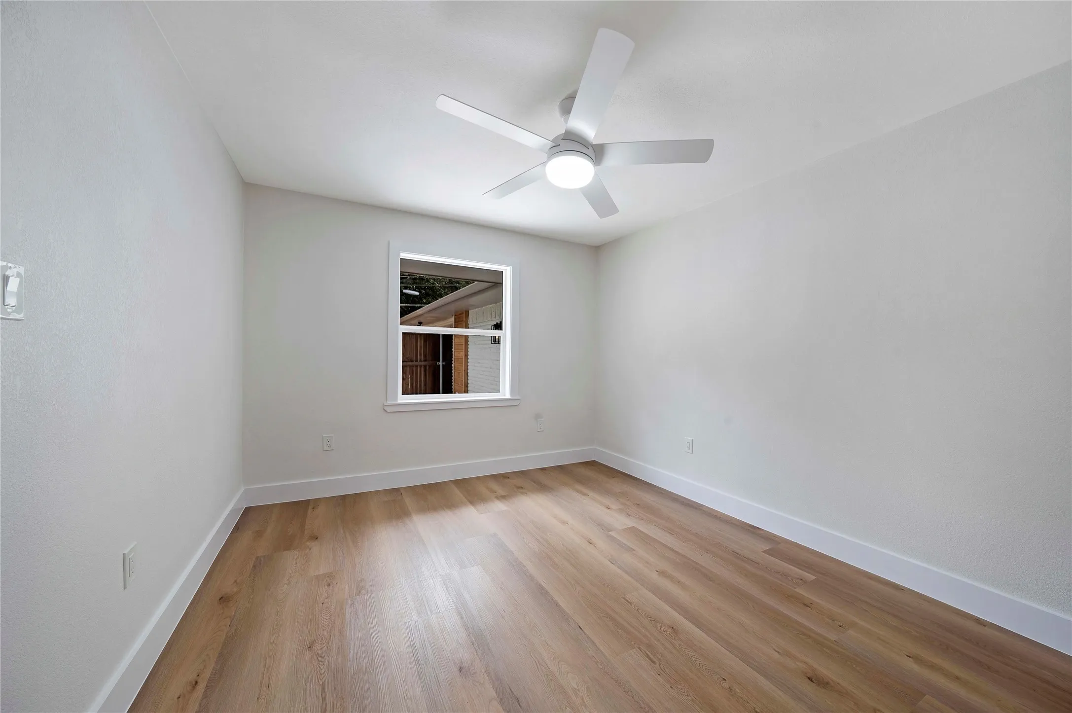 Single Family Residence For Sale in Dallas County , 10416 Church Road, Dallas, Texas 75238, 3 Bedroom, 2 Bathroom, 2 Garage spaces, 1,833 Sqft, built in 1965, Preowned, mls#21193156, Real Estate Agent in Dallas, Homes For Sale in Dallas county, Homes For Sale in Dallas, Realtor in Dallas Texas, Real Estate Brokerage Independent Realty Texas, Luminita Cordes Realtor