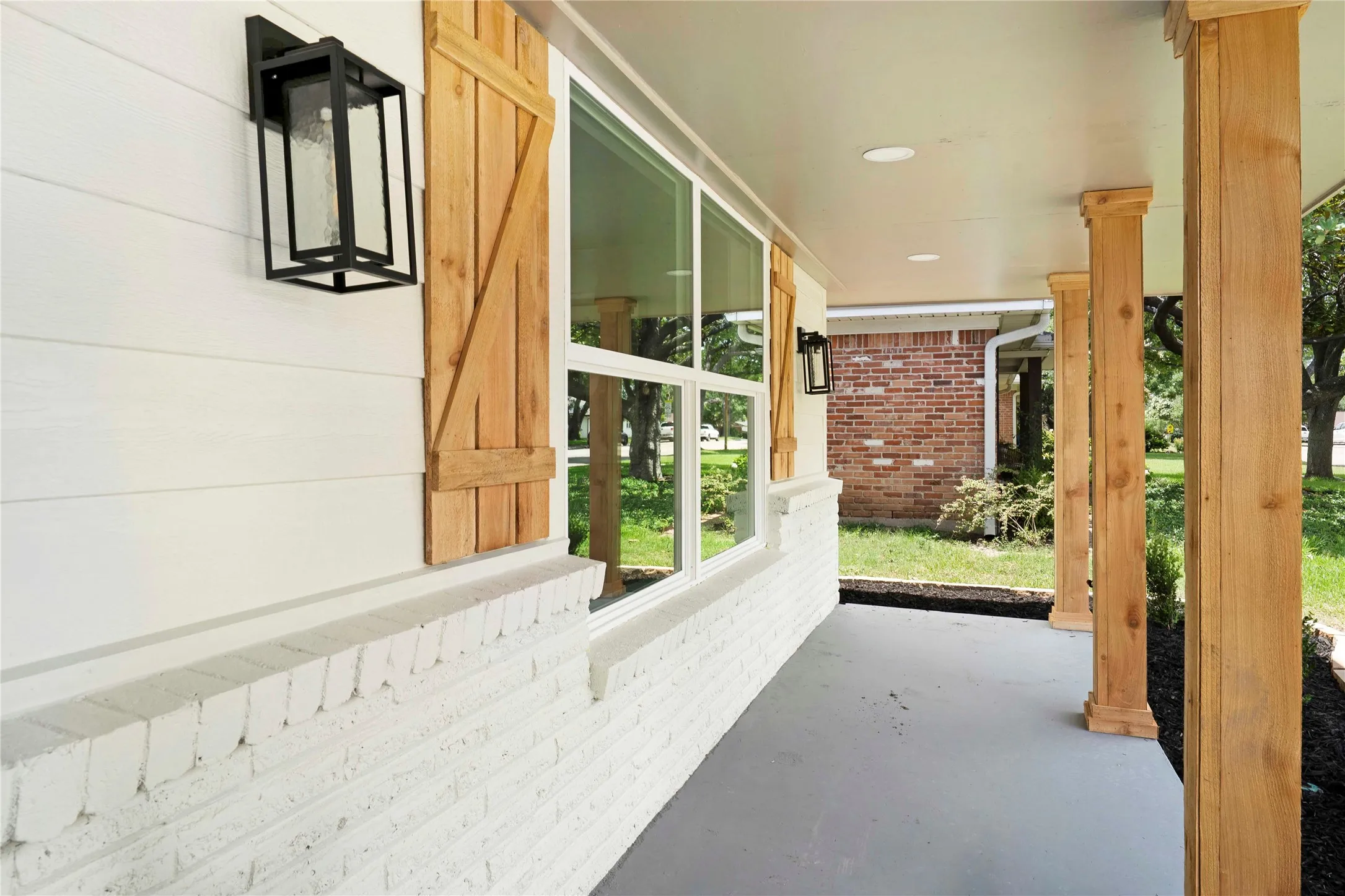 Single Family Residence For Sale in Dallas County , 10416 Church Road, Dallas, Texas 75238, 3 Bedroom, 2 Bathroom, 2 Garage spaces, 1,833 Sqft, built in 1965, Preowned, mls#21193156, Real Estate Agent in Dallas, Homes For Sale in Dallas county, Homes For Sale in Dallas, Realtor in Dallas Texas, Real Estate Brokerage Independent Realty Texas, Luminita Cordes Realtor
