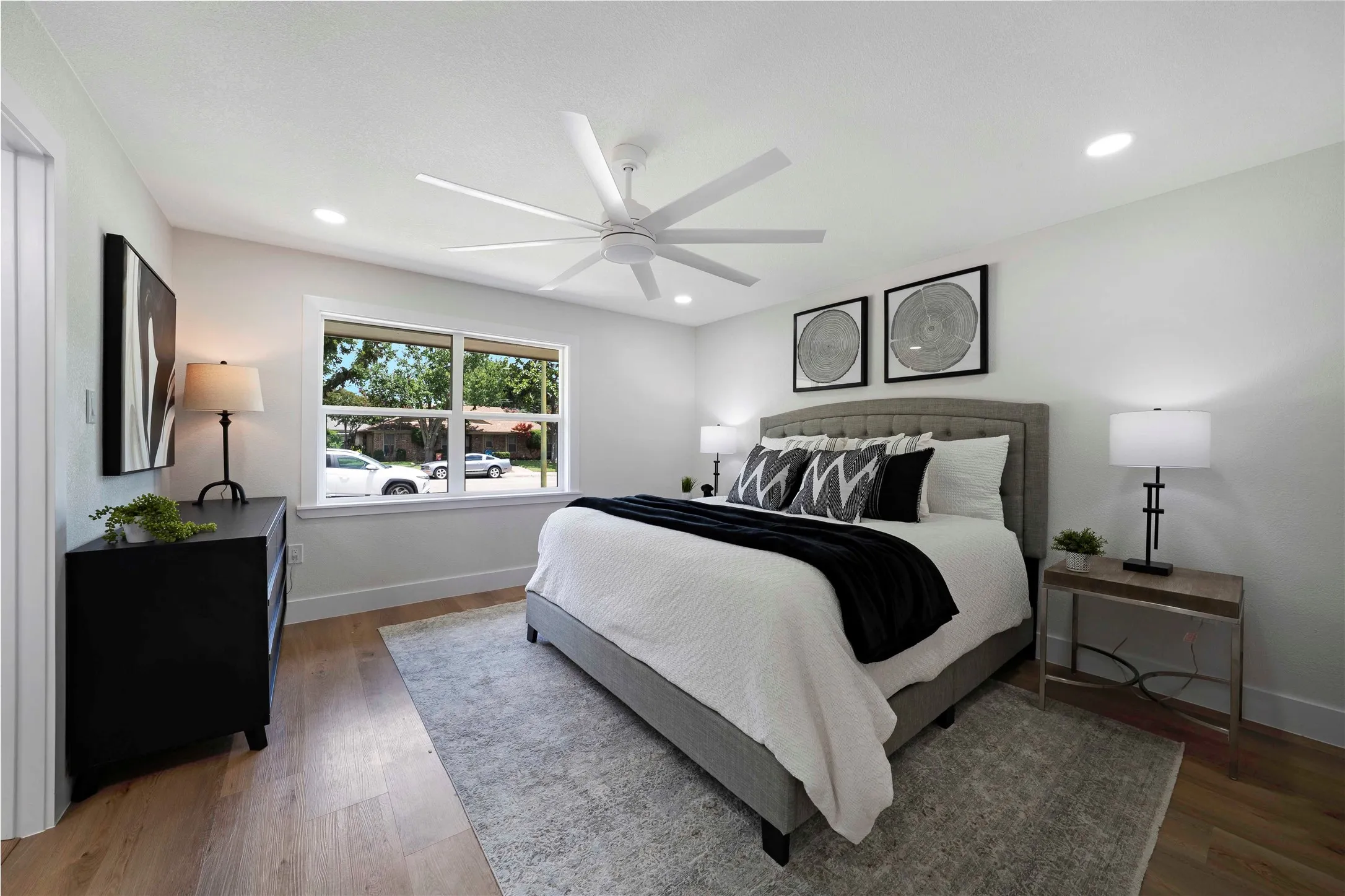 Single Family Residence For Sale in Dallas County , 10416 Church Road, Dallas, Texas 75238, 3 Bedroom, 2 Bathroom, 2 Garage spaces, 1,833 Sqft, built in 1965, Preowned, mls#21193156, Real Estate Agent in Dallas, Homes For Sale in Dallas county, Homes For Sale in Dallas, Realtor in Dallas Texas, Real Estate Brokerage Independent Realty Texas, Luminita Cordes Realtor