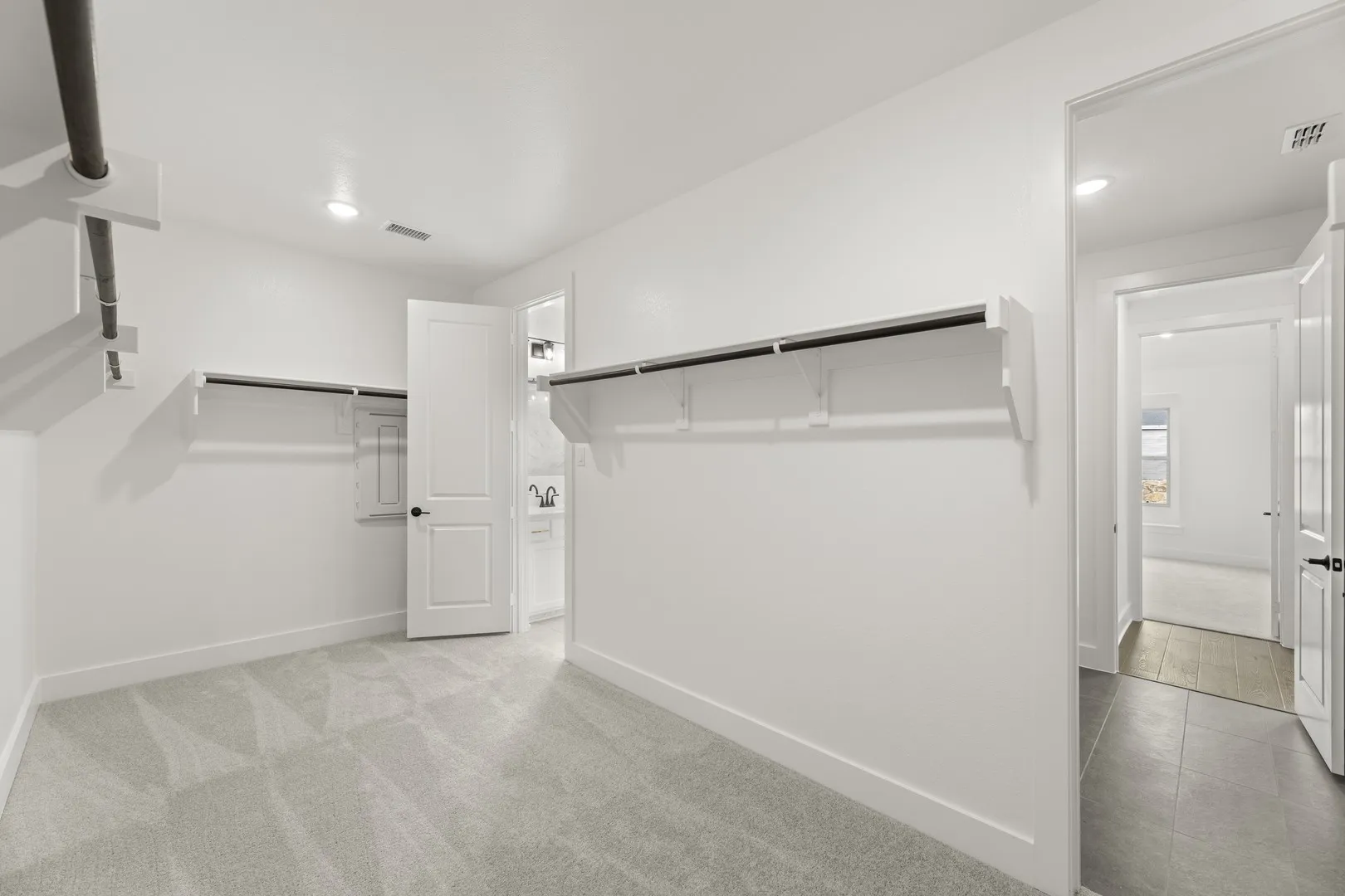 18. 4120 Seminole - Closet