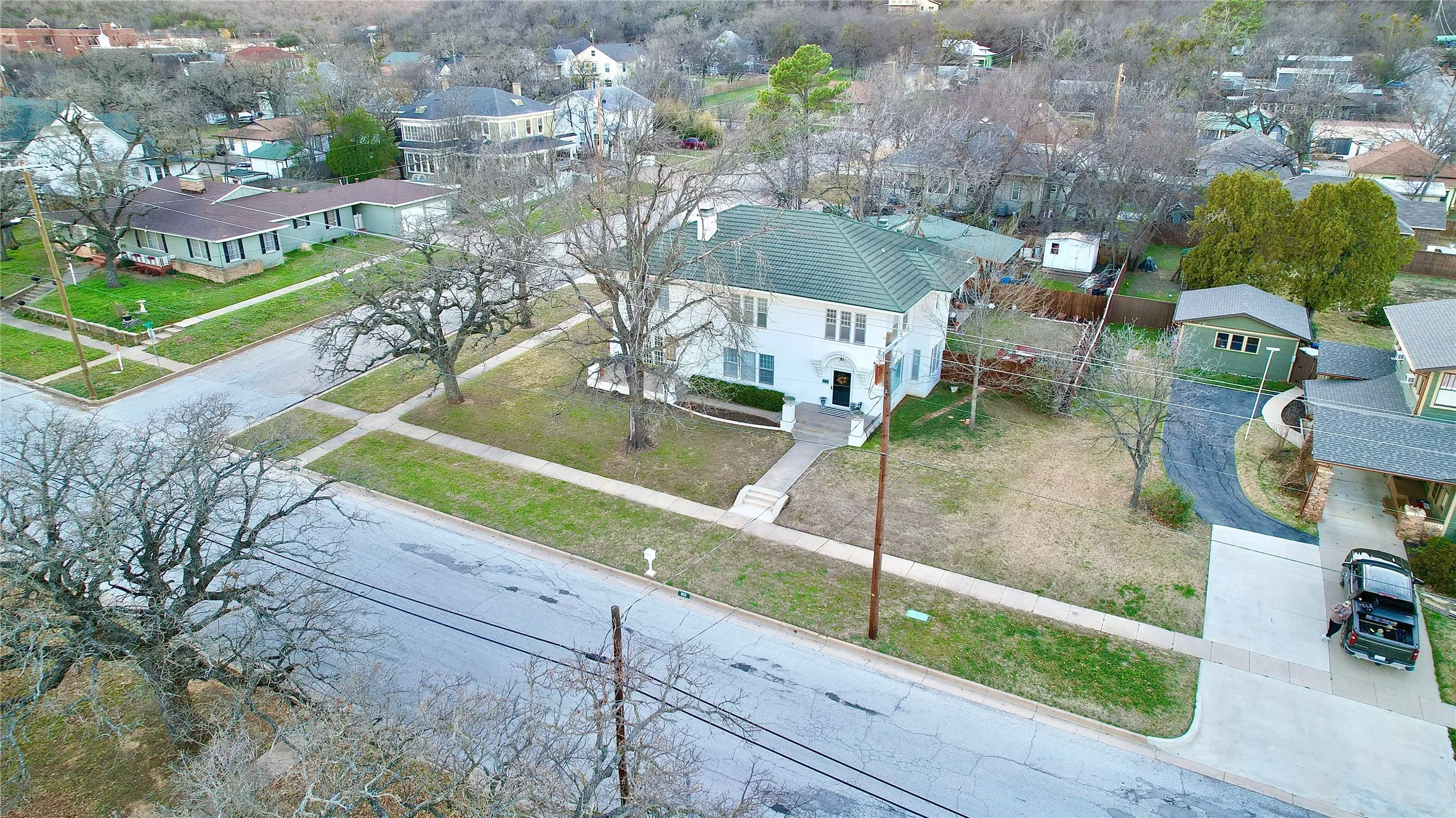 Single Family Residence For Sale in Palo Pinto County , 503 NW 4th Avenue, Mineral Wells, Texas 76067, 4 Bedroom, 4 Bathroom, Garage spaces, 4,056 Sqft, built in 1930, Preowned, Price $699,900, mls#21192976, Real Estate Agent in Mineral Wells, Homes For Sale in Palo Pinto county, Homes For Sale in Mineral Wells, Realtor in Mineral Wells Texas, Real Estate Brokerage Independent Realty Texas, Luminita Cordes Realtor