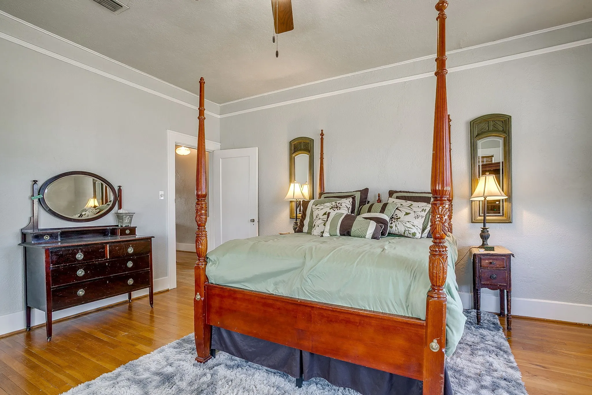 Single Family Residence For Sale in Palo Pinto County , 503 NW 4th Avenue, Mineral Wells, Texas 76067, 4 Bedroom, 4 Bathroom, Garage spaces, 4,056 Sqft, built in 1930, Preowned, Price $699,900, mls#21192976, Real Estate Agent in Mineral Wells, Homes For Sale in Palo Pinto county, Homes For Sale in Mineral Wells, Realtor in Mineral Wells Texas, Real Estate Brokerage Independent Realty Texas, Luminita Cordes Realtor