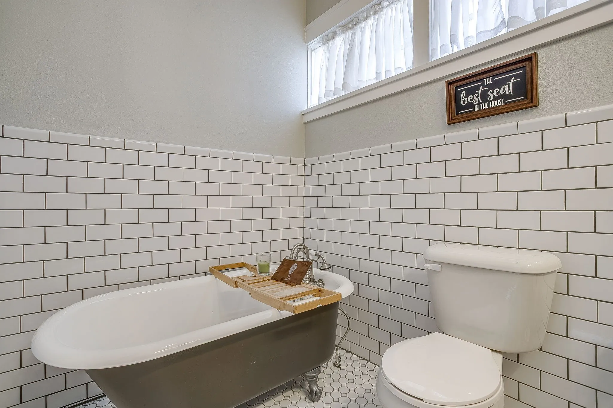 Single Family Residence For Sale in Palo Pinto County , 503 NW 4th Avenue, Mineral Wells, Texas 76067, 4 Bedroom, 4 Bathroom, Garage spaces, 4,056 Sqft, built in 1930, Preowned, Price $699,900, mls#21192976, Real Estate Agent in Mineral Wells, Homes For Sale in Palo Pinto county, Homes For Sale in Mineral Wells, Realtor in Mineral Wells Texas, Real Estate Brokerage Independent Realty Texas, Luminita Cordes Realtor