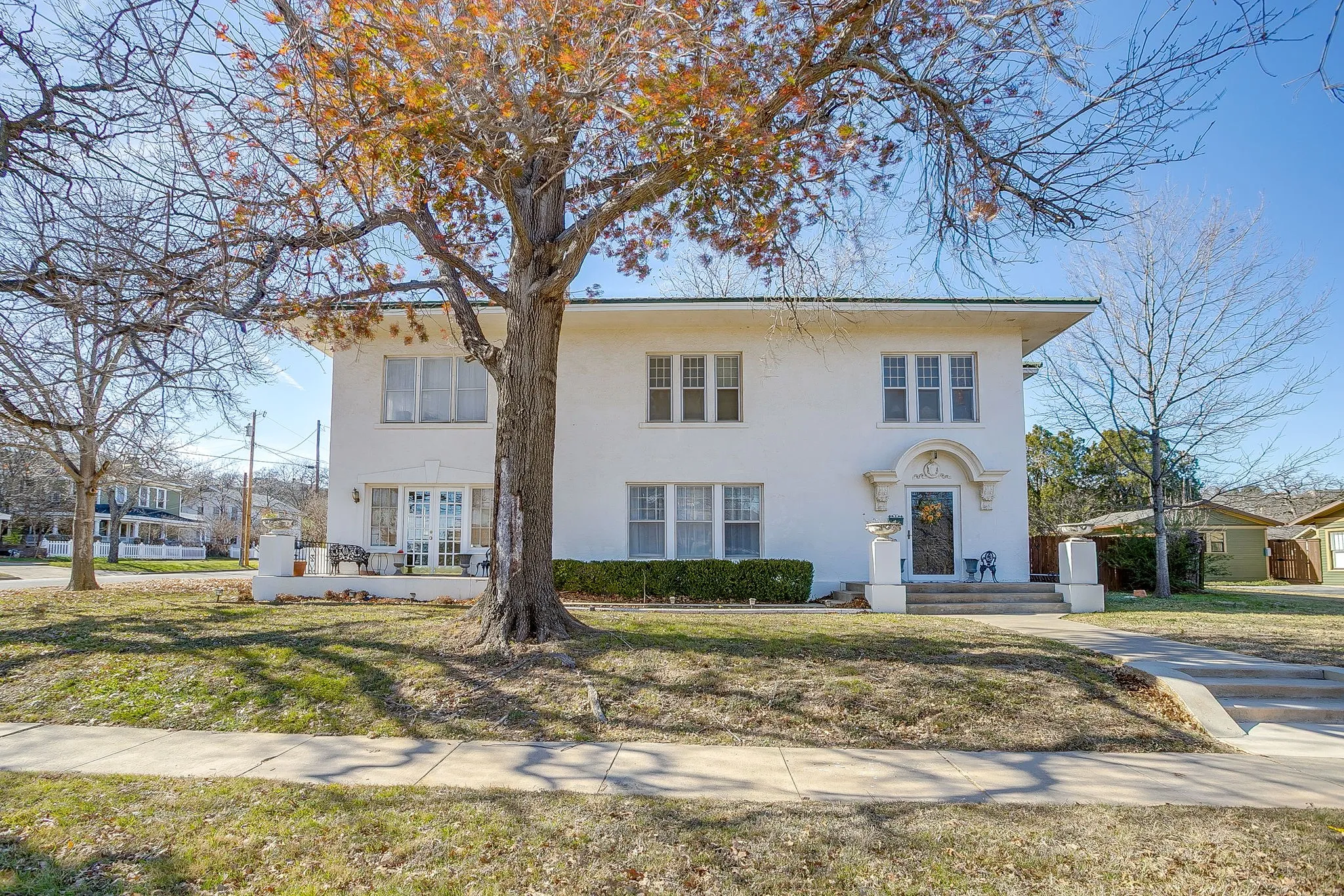 Single Family Residence For Sale in Palo Pinto County , 503 NW 4th Avenue, Mineral Wells, Texas 76067, 4 Bedroom, 4 Bathroom, Garage spaces, 4,056 Sqft, built in 1930, Preowned, Price $699,900, mls#21192976, Real Estate Agent in Mineral Wells, Homes For Sale in Palo Pinto county, Homes For Sale in Mineral Wells, Realtor in Mineral Wells Texas, Real Estate Brokerage Independent Realty Texas, Luminita Cordes Realtor