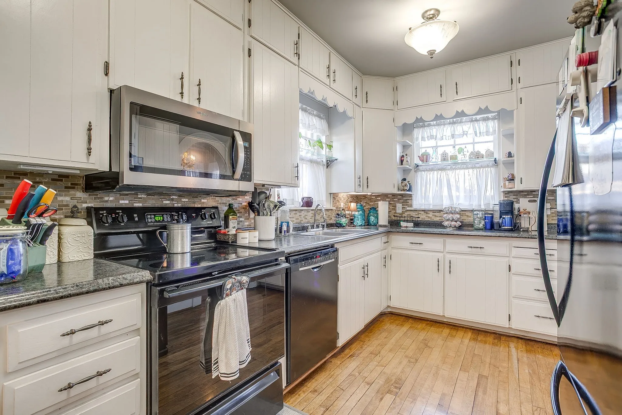 Single Family Residence For Sale in Palo Pinto County , 503 NW 4th Avenue, Mineral Wells, Texas 76067, 4 Bedroom, 4 Bathroom, Garage spaces, 4,056 Sqft, built in 1930, Preowned, Price $699,900, mls#21192976, Real Estate Agent in Mineral Wells, Homes For Sale in Palo Pinto county, Homes For Sale in Mineral Wells, Realtor in Mineral Wells Texas, Real Estate Brokerage Independent Realty Texas, Luminita Cordes Realtor