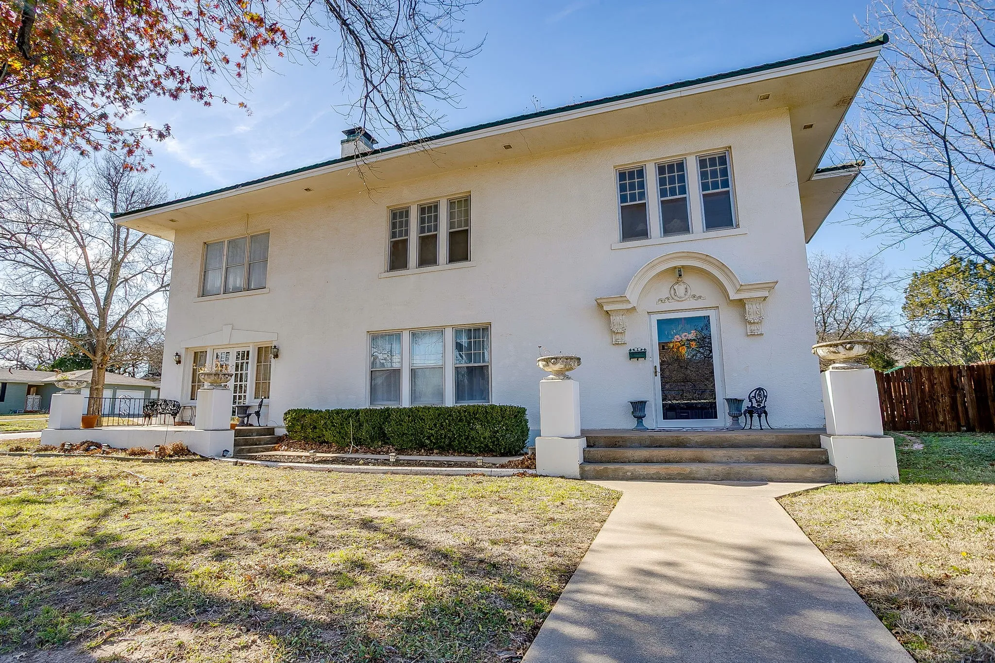 Single Family Residence For Sale in Palo Pinto County , 503 NW 4th Avenue, Mineral Wells, Texas 76067, 4 Bedroom, 4 Bathroom, Garage spaces, 4,056 Sqft, built in 1930, Preowned, Price $699,900, mls#21192976, Real Estate Agent in Mineral Wells, Homes For Sale in Palo Pinto county, Homes For Sale in Mineral Wells, Realtor in Mineral Wells Texas, Real Estate Brokerage Independent Realty Texas, Luminita Cordes Realtor