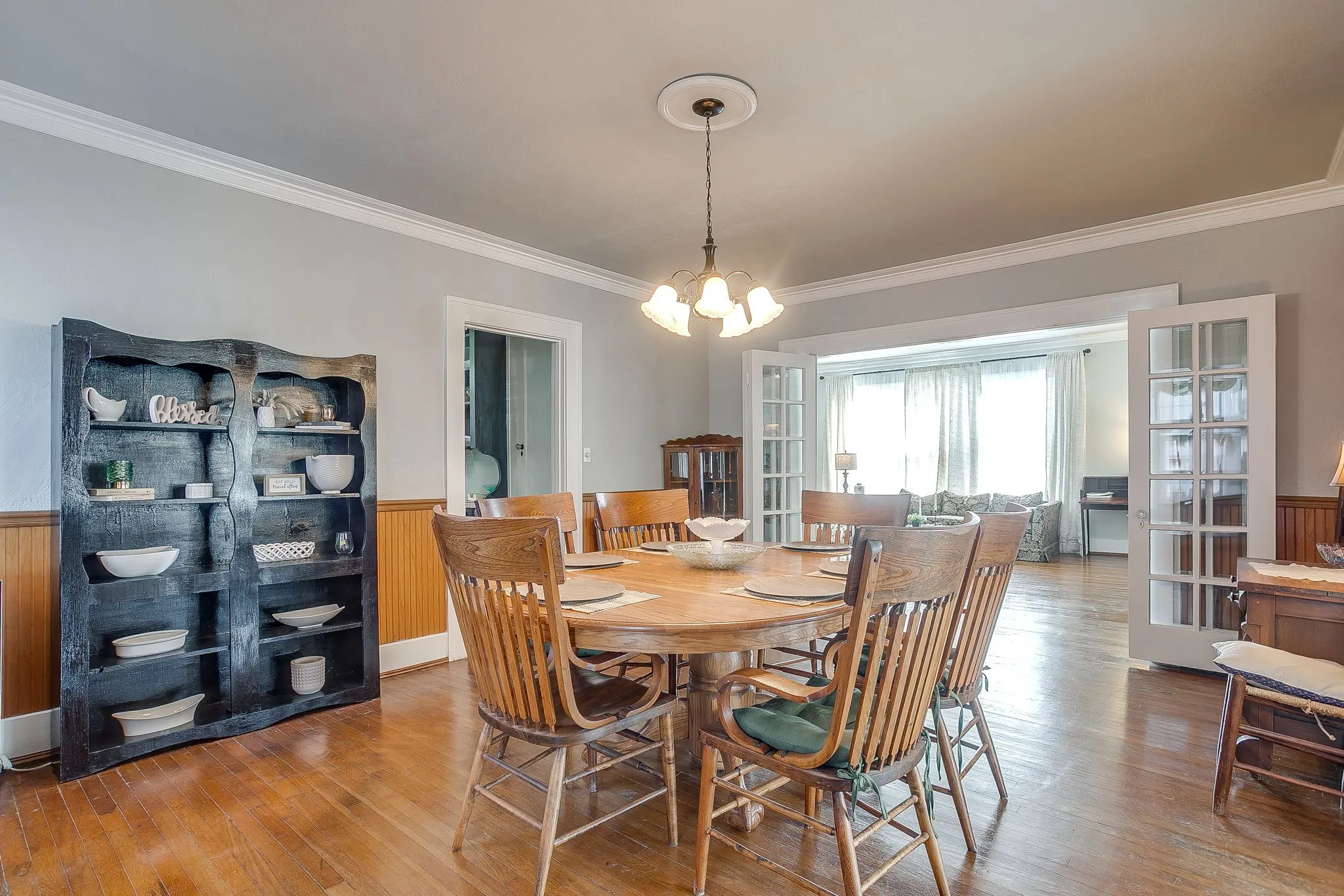 Single Family Residence For Sale in Palo Pinto County , 503 NW 4th Avenue, Mineral Wells, Texas 76067, 4 Bedroom, 4 Bathroom, Garage spaces, 4,056 Sqft, built in 1930, Preowned, Price $699,900, mls#21192976, Real Estate Agent in Mineral Wells, Homes For Sale in Palo Pinto county, Homes For Sale in Mineral Wells, Realtor in Mineral Wells Texas, Real Estate Brokerage Independent Realty Texas, Luminita Cordes Realtor