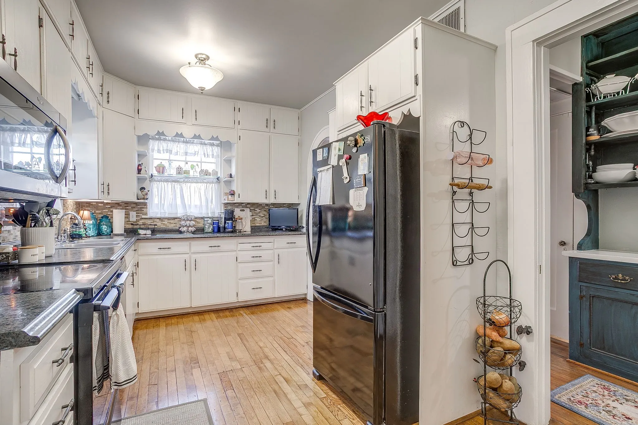 Single Family Residence For Sale in Palo Pinto County , 503 NW 4th Avenue, Mineral Wells, Texas 76067, 4 Bedroom, 4 Bathroom, Garage spaces, 4,056 Sqft, built in 1930, Preowned, Price $699,900, mls#21192976, Real Estate Agent in Mineral Wells, Homes For Sale in Palo Pinto county, Homes For Sale in Mineral Wells, Realtor in Mineral Wells Texas, Real Estate Brokerage Independent Realty Texas, Luminita Cordes Realtor