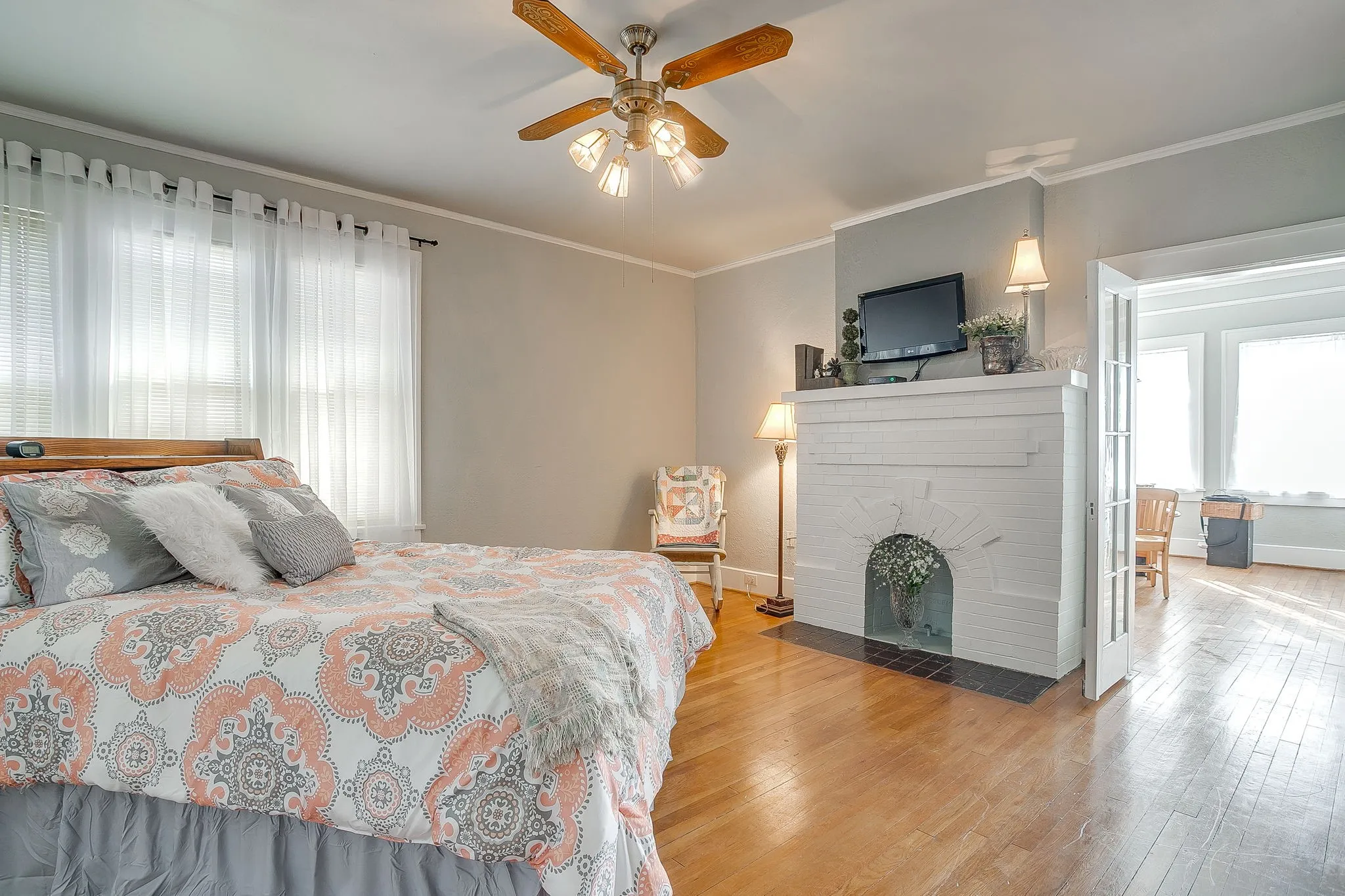 Single Family Residence For Sale in Palo Pinto County , 503 NW 4th Avenue, Mineral Wells, Texas 76067, 4 Bedroom, 4 Bathroom, Garage spaces, 4,056 Sqft, built in 1930, Preowned, Price $699,900, mls#21192976, Real Estate Agent in Mineral Wells, Homes For Sale in Palo Pinto county, Homes For Sale in Mineral Wells, Realtor in Mineral Wells Texas, Real Estate Brokerage Independent Realty Texas, Luminita Cordes Realtor