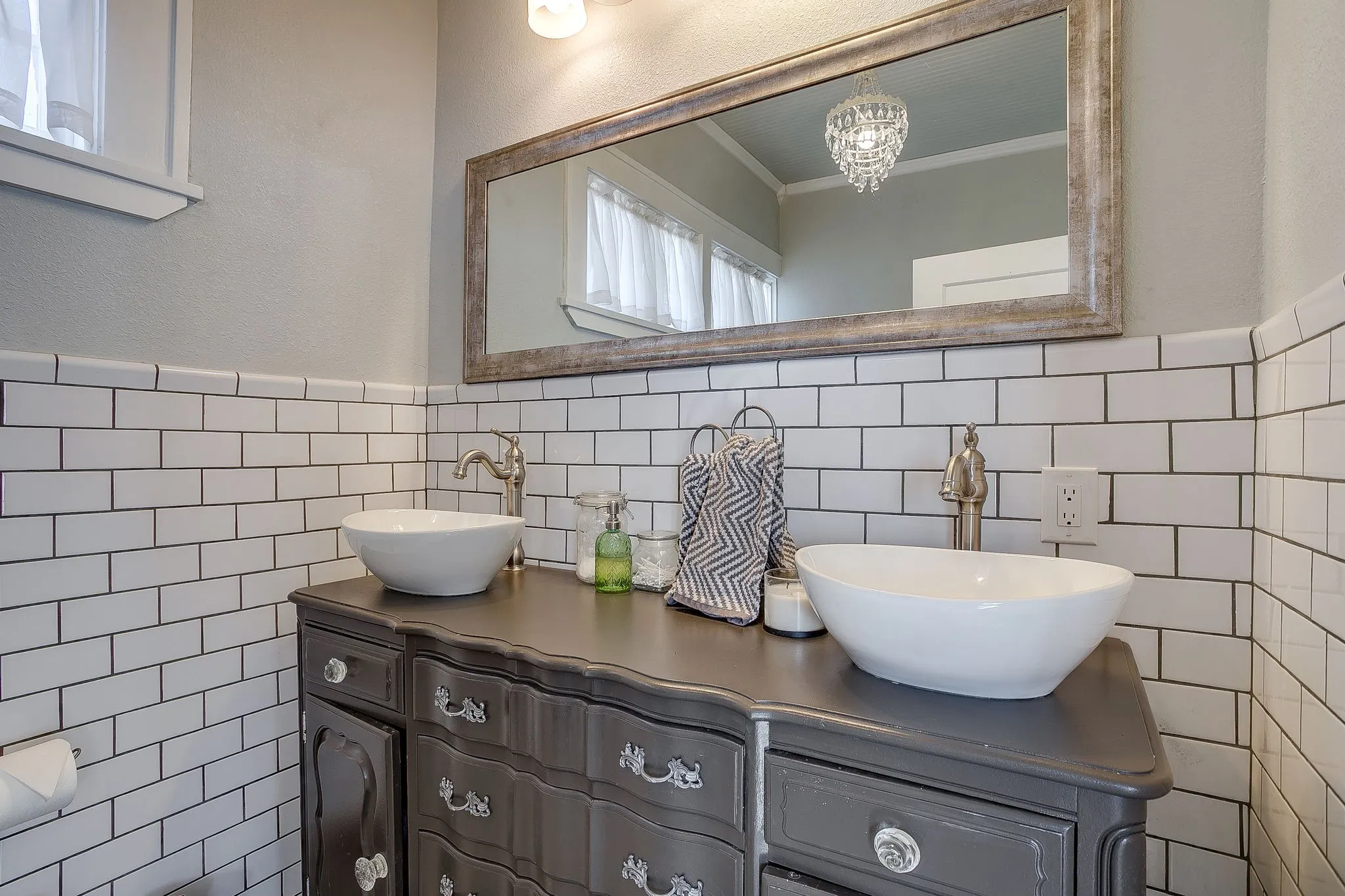 Single Family Residence For Sale in Palo Pinto County , 503 NW 4th Avenue, Mineral Wells, Texas 76067, 4 Bedroom, 4 Bathroom, Garage spaces, 4,056 Sqft, built in 1930, Preowned, Price $699,900, mls#21192976, Real Estate Agent in Mineral Wells, Homes For Sale in Palo Pinto county, Homes For Sale in Mineral Wells, Realtor in Mineral Wells Texas, Real Estate Brokerage Independent Realty Texas, Luminita Cordes Realtor