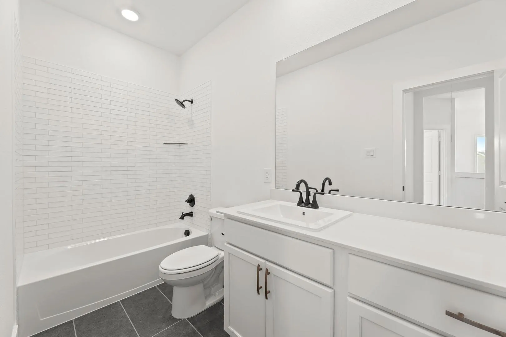 15_1405 Laurel-Bathroom-1