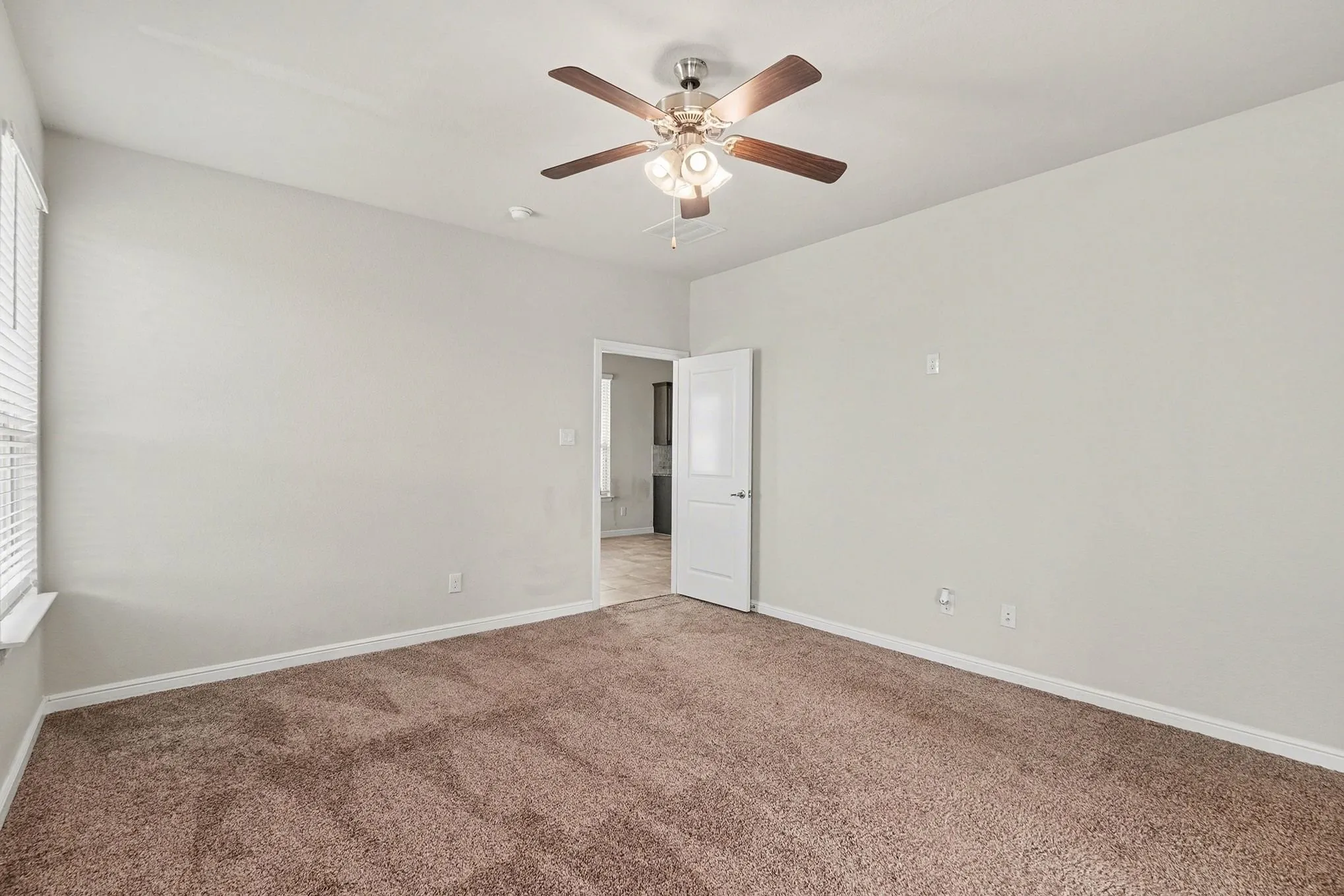 Single Family Residence For Sale in Denton County , 905 Falcon Road, Argyle, Texas 76226, 4 Bedroom, 2 Bathroom, 2 Garage spaces, 1,813 Sqft, built in 2018, mls#21192313, Real Estate Agent in Argyle, Homes For Sale in Denton county, Homes For Sale in Argyle, Realtor in Argyle Texas, Real Estate Brokerage Independent Realty Texas, Luminita Cordes Realtor