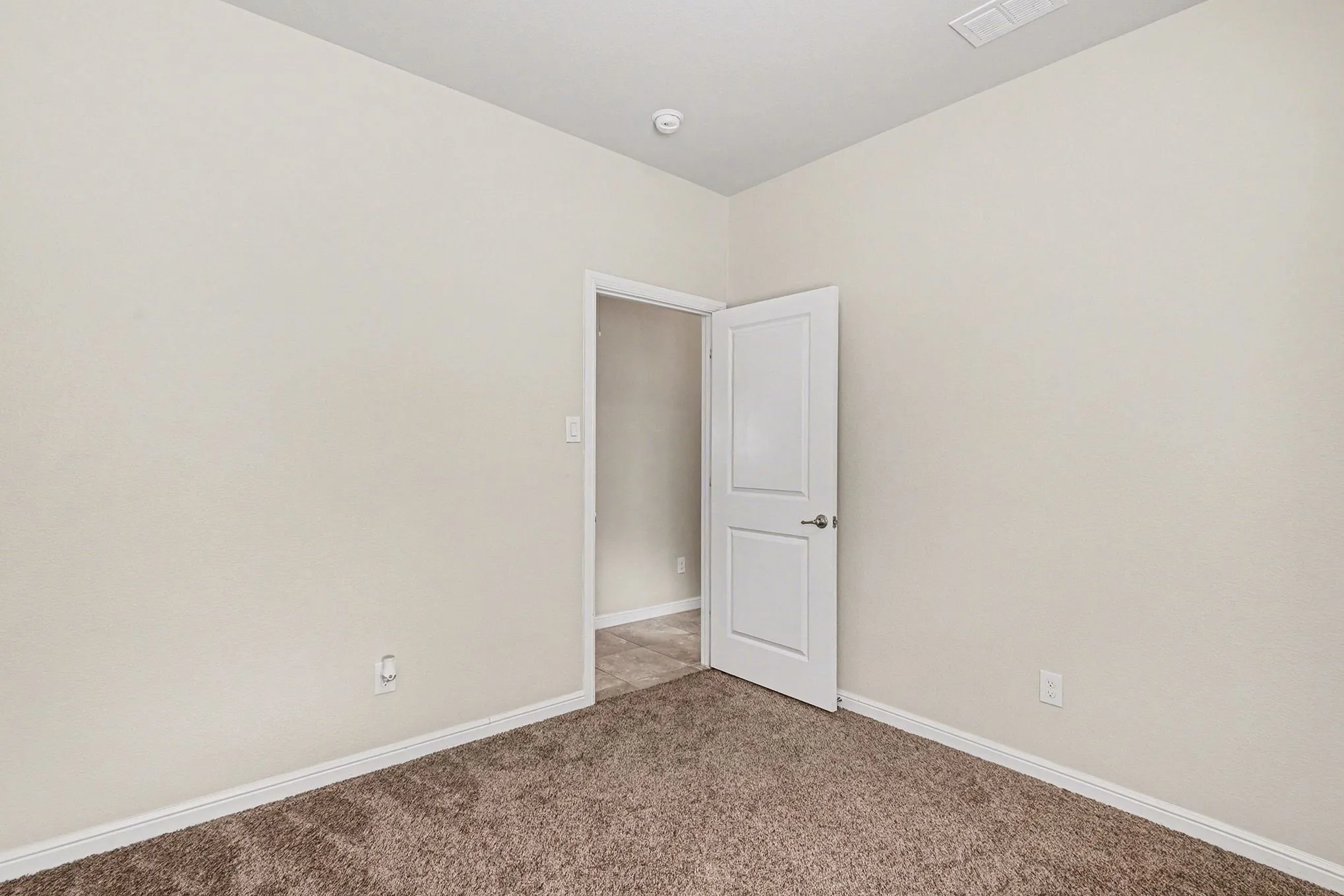 Single Family Residence For Sale in Denton County , 905 Falcon Road, Argyle, Texas 76226, 4 Bedroom, 2 Bathroom, 2 Garage spaces, 1,813 Sqft, built in 2018, mls#21192313, Real Estate Agent in Argyle, Homes For Sale in Denton county, Homes For Sale in Argyle, Realtor in Argyle Texas, Real Estate Brokerage Independent Realty Texas, Luminita Cordes Realtor