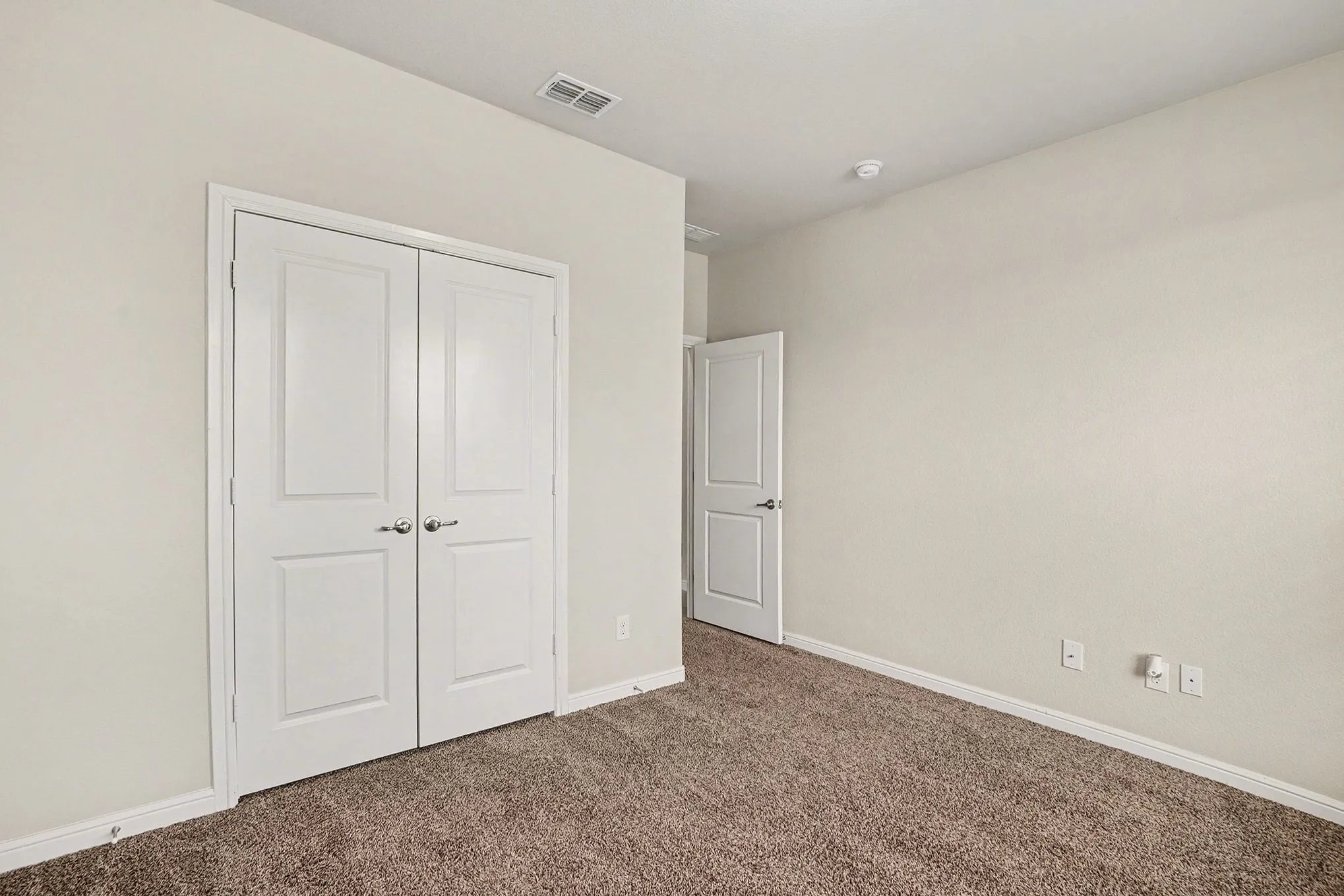 Single Family Residence For Sale in Denton County , 905 Falcon Road, Argyle, Texas 76226, 4 Bedroom, 2 Bathroom, 2 Garage spaces, 1,813 Sqft, built in 2018, mls#21192313, Real Estate Agent in Argyle, Homes For Sale in Denton county, Homes For Sale in Argyle, Realtor in Argyle Texas, Real Estate Brokerage Independent Realty Texas, Luminita Cordes Realtor