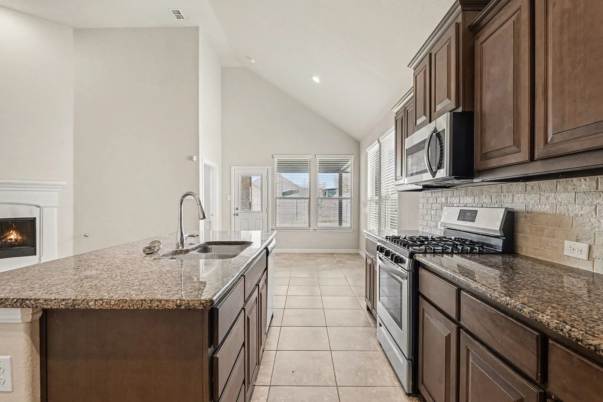Single Family Residence For Sale in Denton County , 905 Falcon Road, Argyle, Texas 76226, 4 Bedroom, 2 Bathroom, 2 Garage spaces, 1,813 Sqft, built in 2018, mls#21192313, Real Estate Agent in Argyle, Homes For Sale in Denton county, Homes For Sale in Argyle, Realtor in Argyle Texas, Real Estate Brokerage Independent Realty Texas, Luminita Cordes Realtor