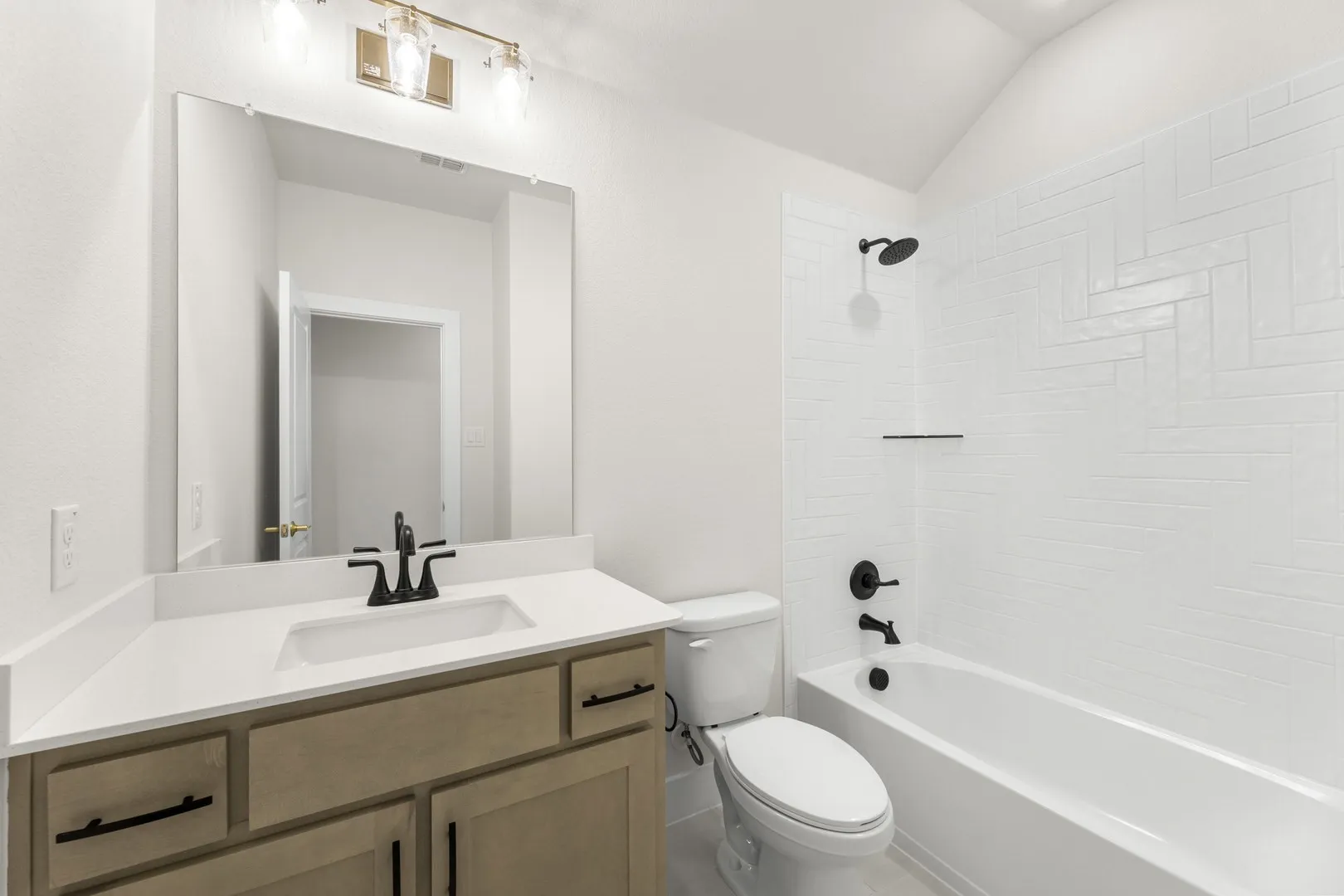 22. 2506 Lindberg - 3RD Bath