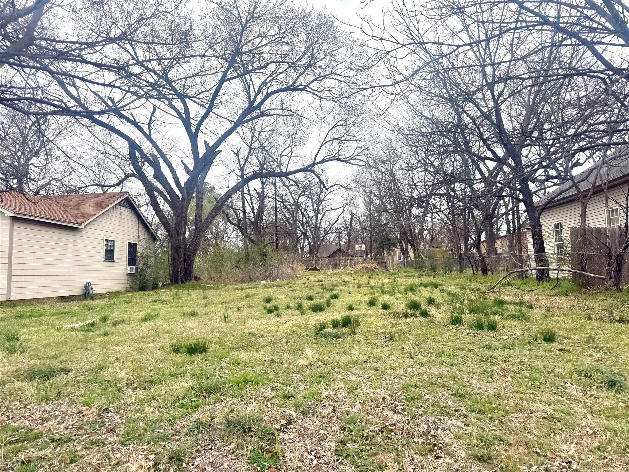 Unimproved Land For Sale in Grayson County , 217 W Acheson Street, Denison, Texas 75020, 0, 0, Garage spaces, 0 Sqft, built in 0, mls#21193369, Real Estate Agent in Denison, Homes For Sale in Grayson county, Homes For Sale in Denison, Realtor in Denison Texas, Real Estate Brokerage Independent Realty Texas, Luminita Cordes Realtor