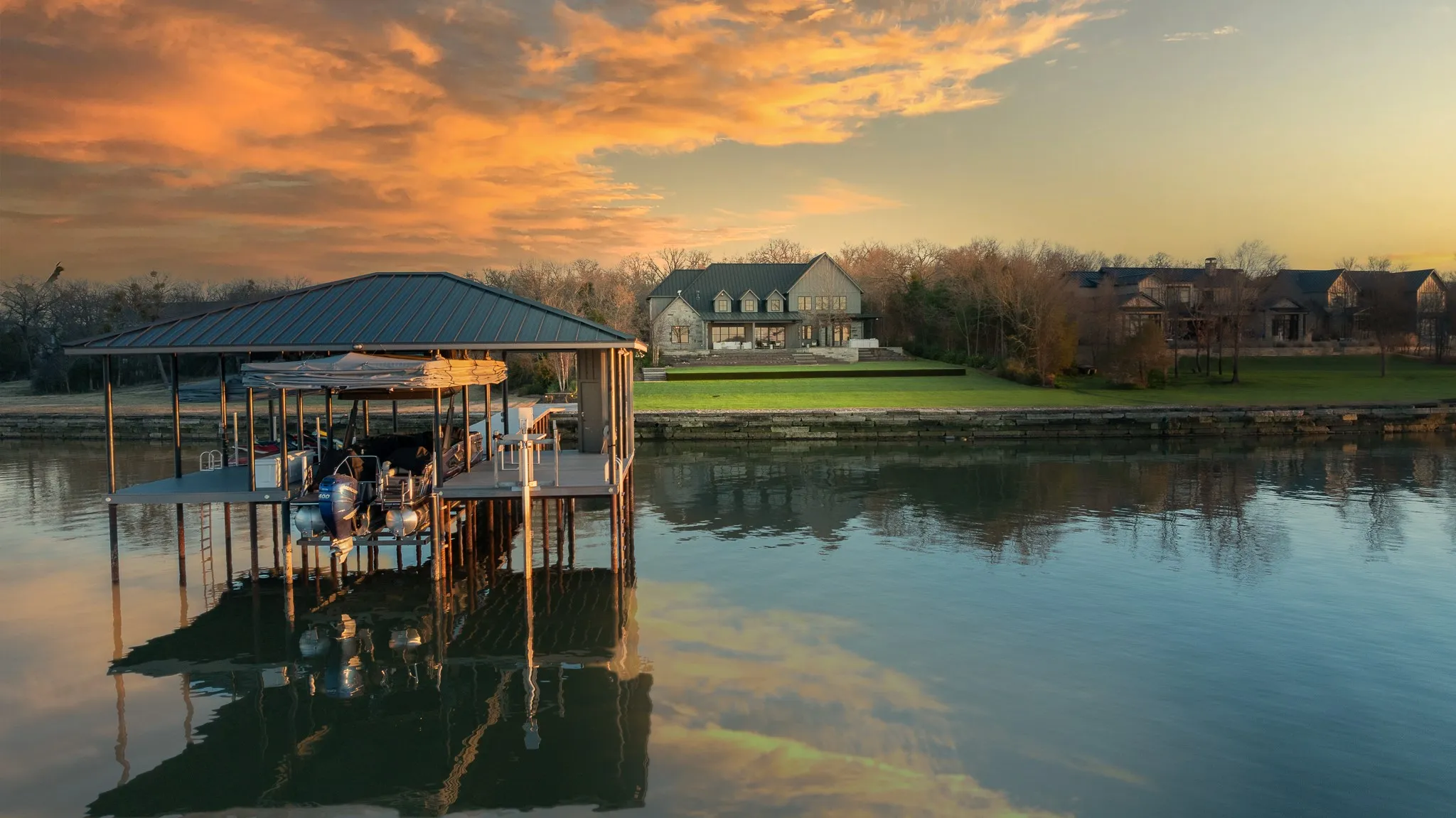 Single Family Residence For Sale in Kaufman County , 211 Deer Valley, Mabank, Texas 75147, 4 Bedroom, 6 Bathroom, 2 Garage spaces, 4,524 Sqft, built in 2020, Preowned, mls#21159546, Real Estate Agent in Mabank, Homes For Sale in Kaufman county, Homes For Sale in Mabank, Realtor in Mabank Texas, Real Estate Brokerage Independent Realty Texas, Luminita Cordes Realtor