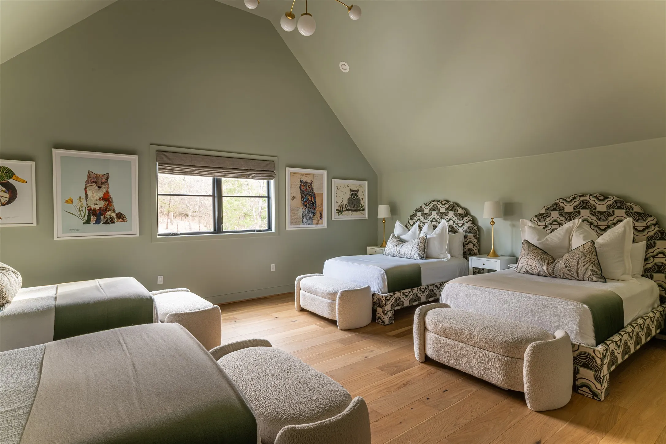 Single Family Residence For Sale in Kaufman County , 211 Deer Valley, Mabank, Texas 75147, 4 Bedroom, 6 Bathroom, 2 Garage spaces, 4,524 Sqft, built in 2020, Preowned, mls#21159546, Real Estate Agent in Mabank, Homes For Sale in Kaufman county, Homes For Sale in Mabank, Realtor in Mabank Texas, Real Estate Brokerage Independent Realty Texas, Luminita Cordes Realtor