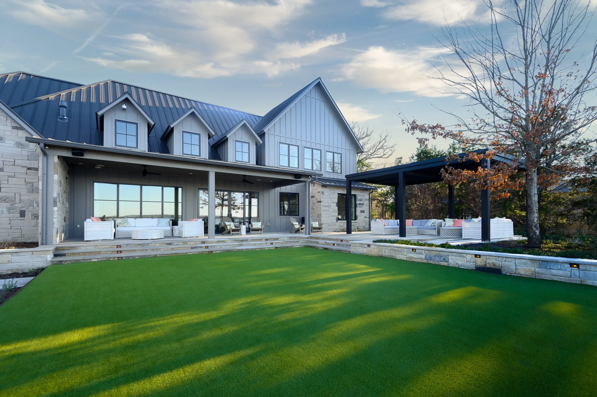 Single Family Residence For Sale in Kaufman County , 211 Deer Valley, Mabank, Texas 75147, 4 Bedroom, 6 Bathroom, 2 Garage spaces, 4,524 Sqft, built in 2020, Preowned, mls#21159546, Real Estate Agent in Mabank, Homes For Sale in Kaufman county, Homes For Sale in Mabank, Realtor in Mabank Texas, Real Estate Brokerage Independent Realty Texas, Luminita Cordes Realtor