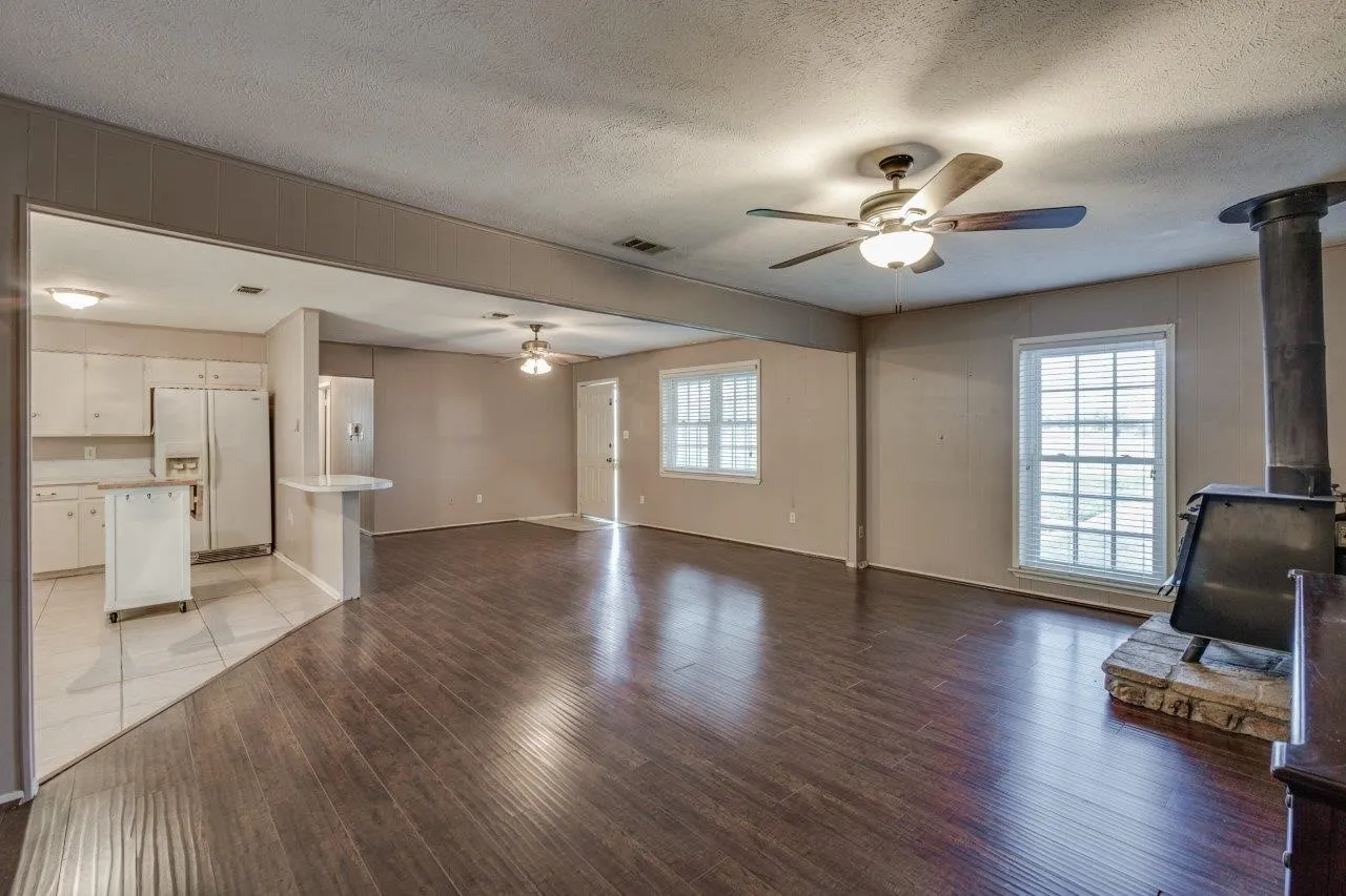 Open floor plan (photo from 2023, currently tenant occupied).