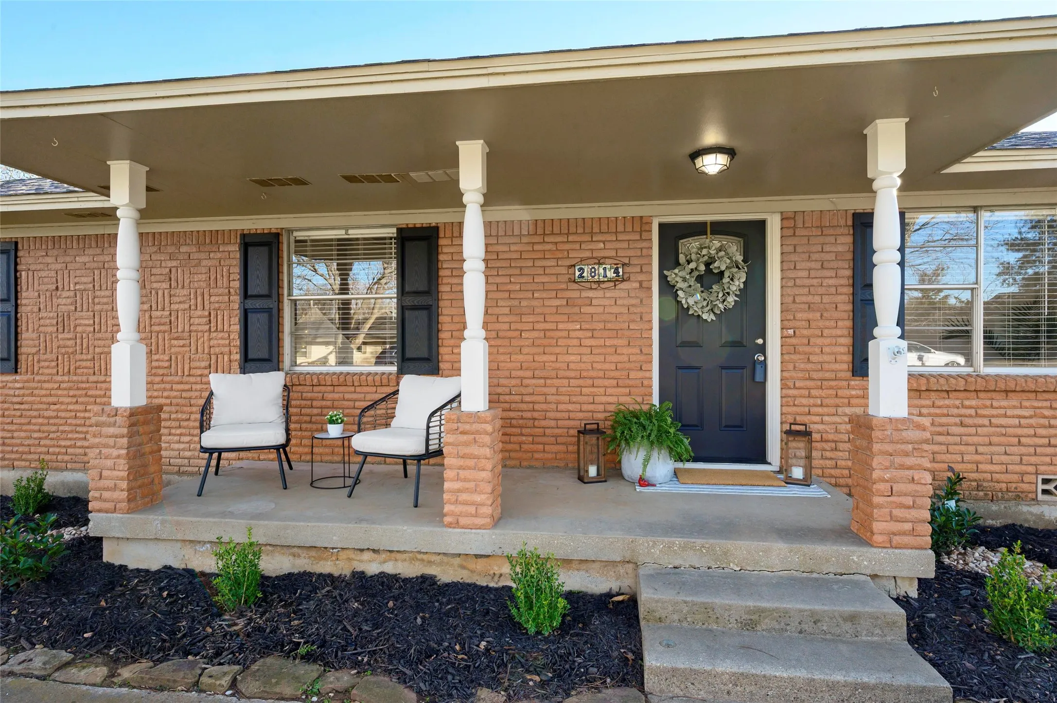 Single Family Residence For Sale in Denton County , 2814 Silvermeadow Lane, Corinth, Texas 76210, 3 Bedrooms, 2 Bathrooms, 2 Garage spaces, 1,523 Sqft, built in 1979, Preowned, Price $365,000, mls#21188899, Real Estate Agent in Corinth, Homes For Sale in Denton county, Homes For Sale in Corinth, Realtor in Corinth Texas, Real Estate Brokerage Independent Realty Texas, Luminita Cordes Realtor