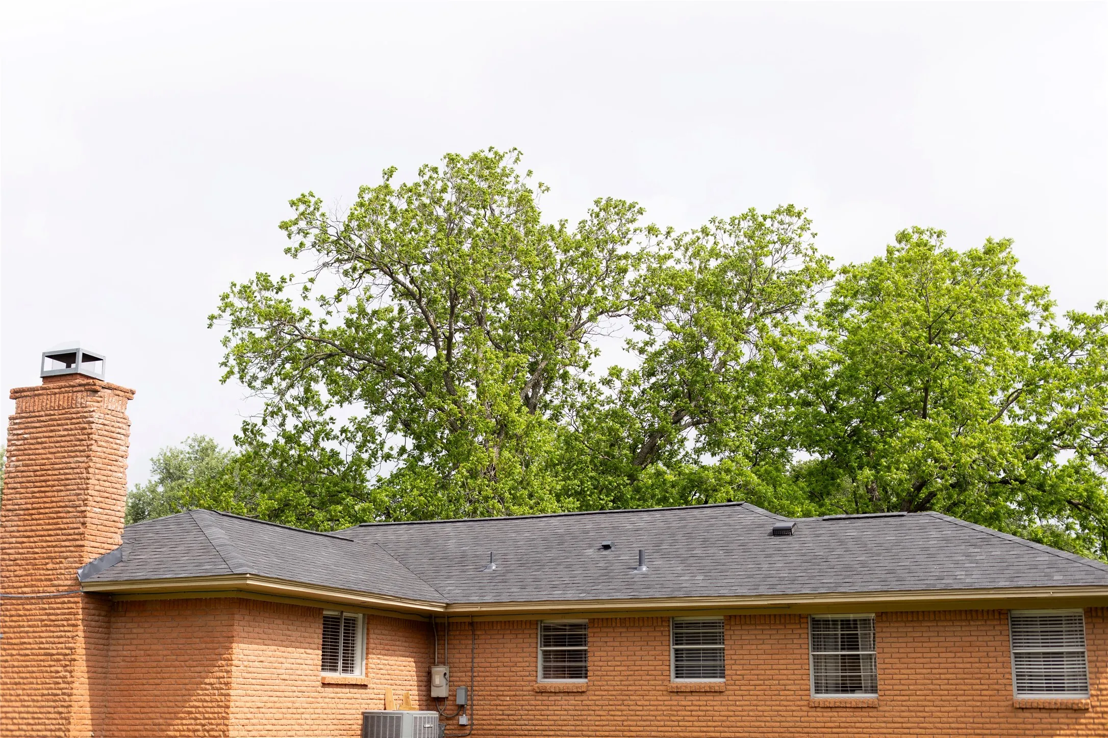 Single Family Residence For Sale in Denton County , 2814 Silvermeadow Lane, Corinth, Texas 76210, 3 Bedrooms, 2 Bathrooms, 2 Garage spaces, 1,523 Sqft, built in 1979, Preowned, Price $365,000, mls#21188899, Real Estate Agent in Corinth, Homes For Sale in Denton county, Homes For Sale in Corinth, Realtor in Corinth Texas, Real Estate Brokerage Independent Realty Texas, Luminita Cordes Realtor
