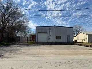 Warehouse For Rent in Tarrant County , 2101 Delante Street, Haltom City, Texas 76117, 0, 0, Garage spaces, 0 Sqft, built in 1982, Preowned, Price $3,400, mls#21177067, Real Estate Agent in Haltom City, Homes For Rent in Tarrant county, Homes For Rent in Haltom City, Realtor in Haltom City Texas, Real Estate Brokerage Independent Realty Texas, Luminita Cordes Realtor