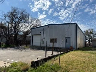 Warehouse For Rent in Tarrant County , 2101 Delante Street, Haltom City, Texas 76117, 0, 0, Garage spaces, 0 Sqft, built in 1982, Preowned, Price $3,400, mls#21177067, Real Estate Agent in Haltom City, Homes For Rent in Tarrant county, Homes For Rent in Haltom City, Realtor in Haltom City Texas, Real Estate Brokerage Independent Realty Texas, Luminita Cordes Realtor