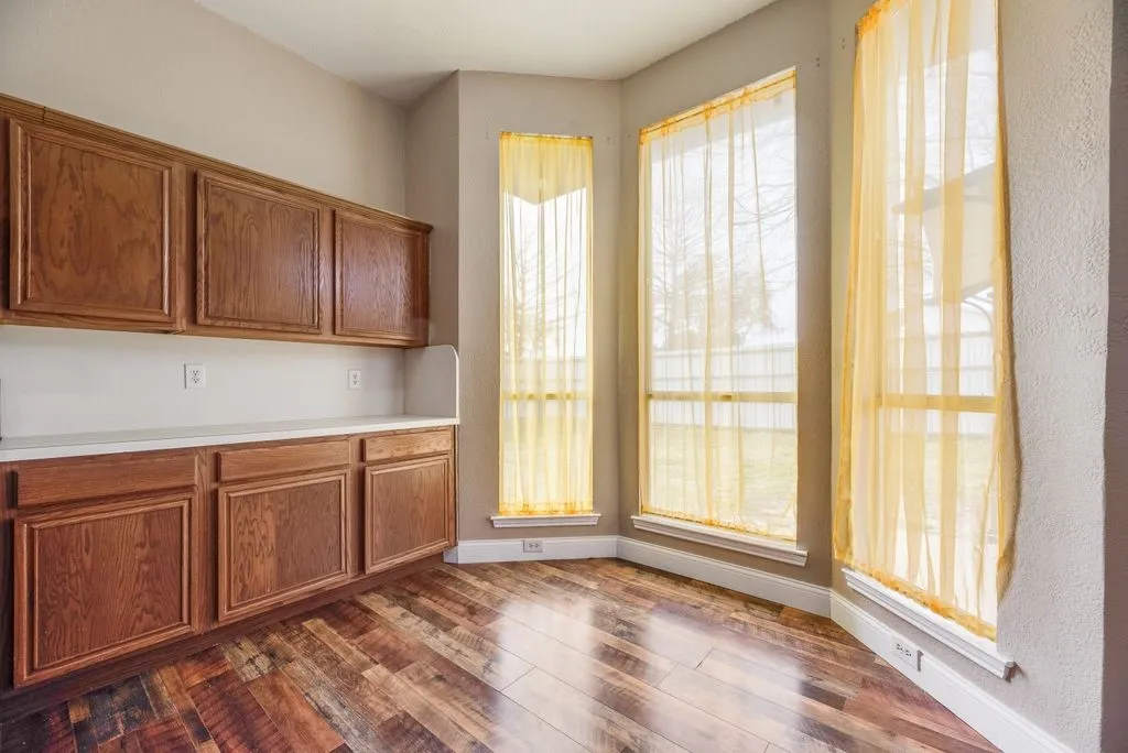 Single Family Residence For Sale in Rockwall County , 313 Winter Park, Rockwall, Texas 75032, 3 Bedroom, 2 Bathroom, 2 Garage spaces, 1,409 Sqft, built in 1996, mls#21192928, Real Estate Agent in Rockwall, Homes For Sale in Rockwall county, Homes For Sale in Rockwall, Realtor in Rockwall Texas, Real Estate Brokerage Independent Realty Texas, Luminita Cordes Realtor