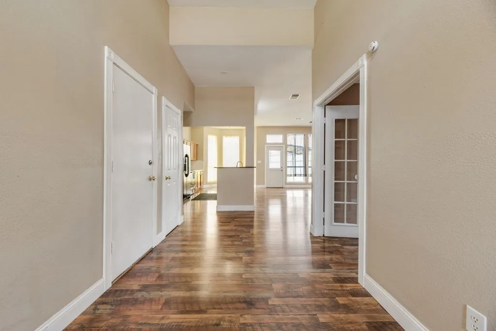 Single Family Residence For Sale in Rockwall County , 313 Winter Park, Rockwall, Texas 75032, 3 Bedroom, 2 Bathroom, 2 Garage spaces, 1,409 Sqft, built in 1996, mls#21192928, Real Estate Agent in Rockwall, Homes For Sale in Rockwall county, Homes For Sale in Rockwall, Realtor in Rockwall Texas, Real Estate Brokerage Independent Realty Texas, Luminita Cordes Realtor