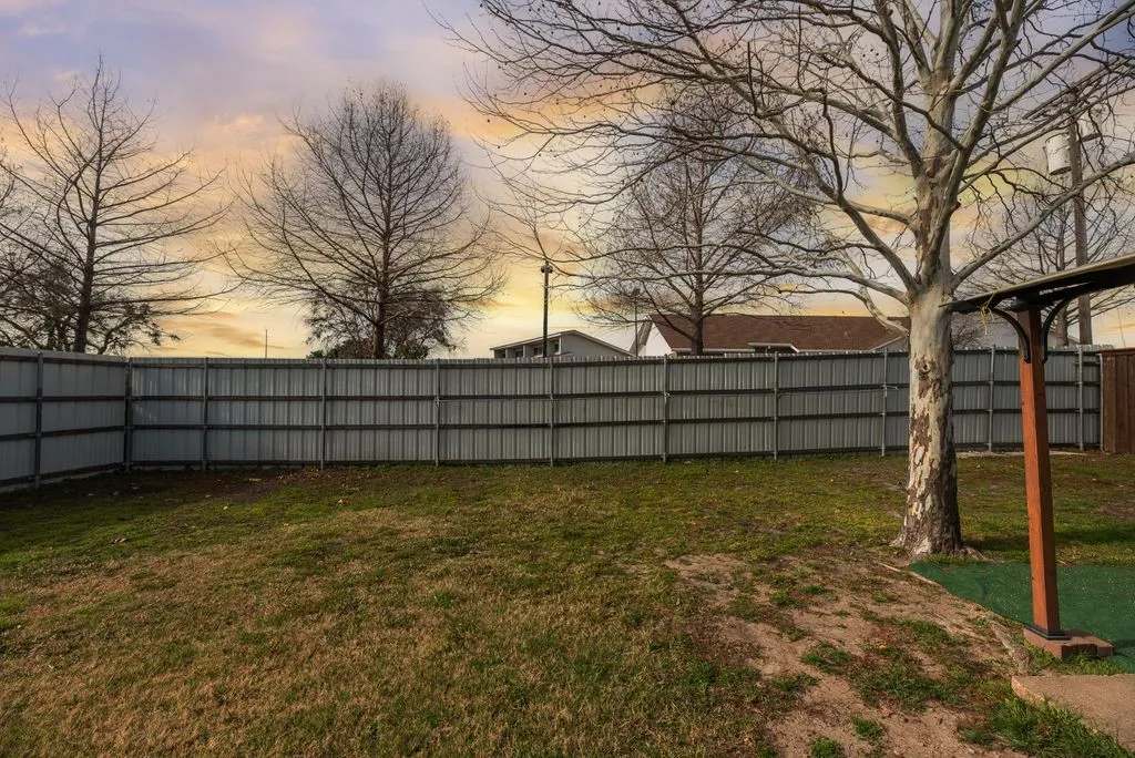 Single Family Residence For Sale in Rockwall County , 313 Winter Park, Rockwall, Texas 75032, 3 Bedroom, 2 Bathroom, 2 Garage spaces, 1,409 Sqft, built in 1996, mls#21192928, Real Estate Agent in Rockwall, Homes For Sale in Rockwall county, Homes For Sale in Rockwall, Realtor in Rockwall Texas, Real Estate Brokerage Independent Realty Texas, Luminita Cordes Realtor