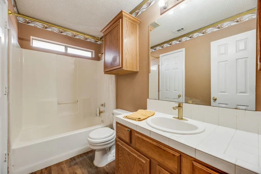 Single Family Residence For Sale in Rockwall County , 313 Winter Park, Rockwall, Texas 75032, 3 Bedroom, 2 Bathroom, 2 Garage spaces, 1,409 Sqft, built in 1996, mls#21192928, Real Estate Agent in Rockwall, Homes For Sale in Rockwall county, Homes For Sale in Rockwall, Realtor in Rockwall Texas, Real Estate Brokerage Independent Realty Texas, Luminita Cordes Realtor