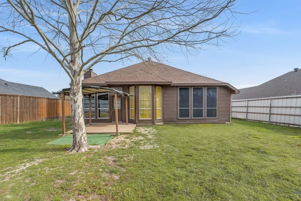 Single Family Residence For Sale in Rockwall County , 313 Winter Park, Rockwall, Texas 75032, 3 Bedroom, 2 Bathroom, 2 Garage spaces, 1,409 Sqft, built in 1996, mls#21192928, Real Estate Agent in Rockwall, Homes For Sale in Rockwall county, Homes For Sale in Rockwall, Realtor in Rockwall Texas, Real Estate Brokerage Independent Realty Texas, Luminita Cordes Realtor