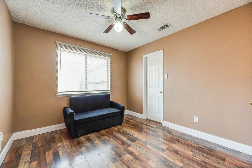 Single Family Residence For Sale in Rockwall County , 313 Winter Park, Rockwall, Texas 75032, 3 Bedroom, 2 Bathroom, 2 Garage spaces, 1,409 Sqft, built in 1996, mls#21192928, Real Estate Agent in Rockwall, Homes For Sale in Rockwall county, Homes For Sale in Rockwall, Realtor in Rockwall Texas, Real Estate Brokerage Independent Realty Texas, Luminita Cordes Realtor