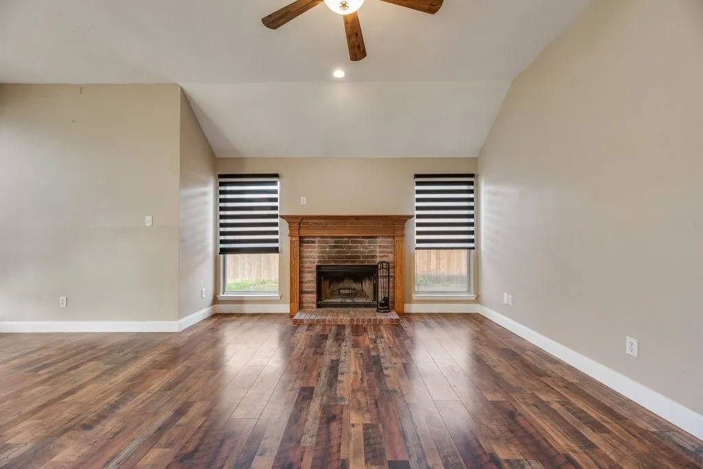 Single Family Residence For Sale in Rockwall County , 313 Winter Park, Rockwall, Texas 75032, 3 Bedroom, 2 Bathroom, 2 Garage spaces, 1,409 Sqft, built in 1996, mls#21192928, Real Estate Agent in Rockwall, Homes For Sale in Rockwall county, Homes For Sale in Rockwall, Realtor in Rockwall Texas, Real Estate Brokerage Independent Realty Texas, Luminita Cordes Realtor