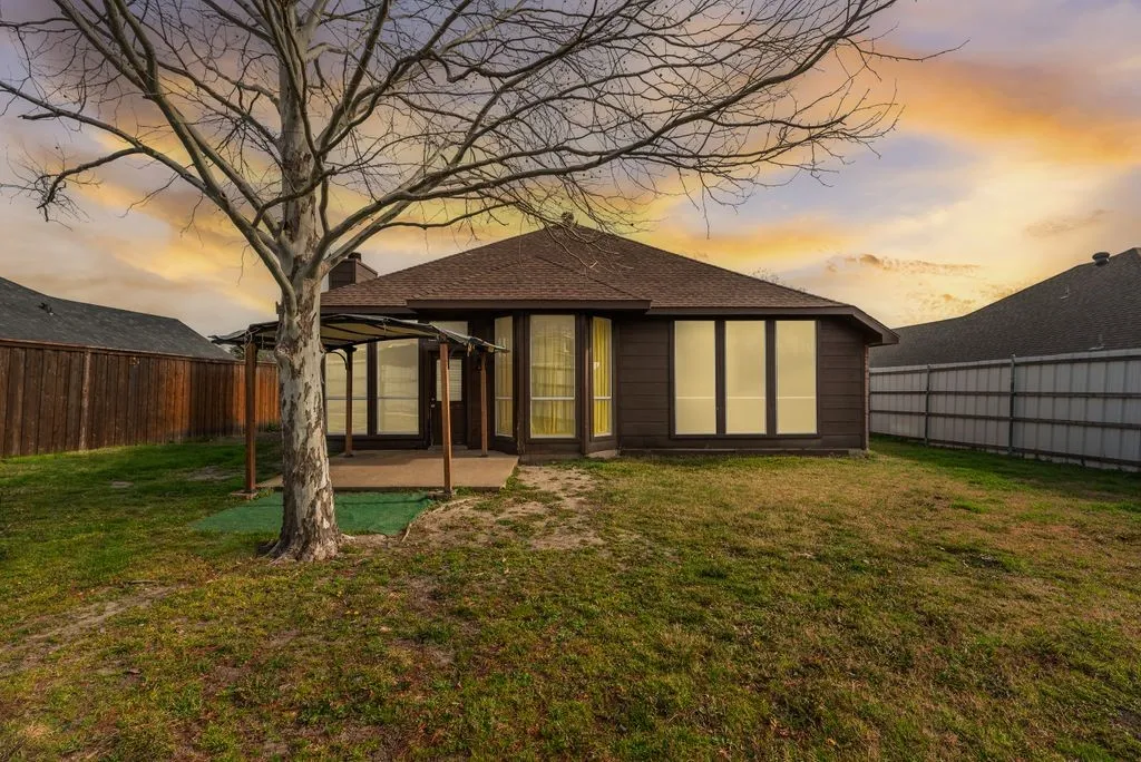Single Family Residence For Sale in Rockwall County , 313 Winter Park, Rockwall, Texas 75032, 3 Bedroom, 2 Bathroom, 2 Garage spaces, 1,409 Sqft, built in 1996, mls#21192928, Real Estate Agent in Rockwall, Homes For Sale in Rockwall county, Homes For Sale in Rockwall, Realtor in Rockwall Texas, Real Estate Brokerage Independent Realty Texas, Luminita Cordes Realtor