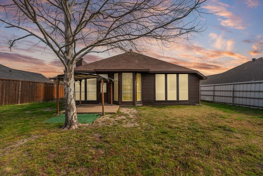 Single Family Residence For Sale in Rockwall County , 313 Winter Park, Rockwall, Texas 75032, 3 Bedroom, 2 Bathroom, 2 Garage spaces, 1,409 Sqft, built in 1996, mls#21192928, Real Estate Agent in Rockwall, Homes For Sale in Rockwall county, Homes For Sale in Rockwall, Realtor in Rockwall Texas, Real Estate Brokerage Independent Realty Texas, Luminita Cordes Realtor