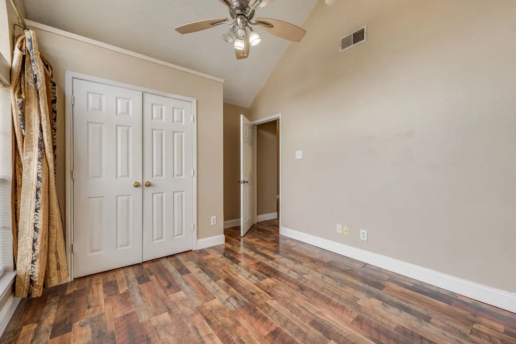 Single Family Residence For Sale in Rockwall County , 313 Winter Park, Rockwall, Texas 75032, 3 Bedroom, 2 Bathroom, 2 Garage spaces, 1,409 Sqft, built in 1996, mls#21192928, Real Estate Agent in Rockwall, Homes For Sale in Rockwall county, Homes For Sale in Rockwall, Realtor in Rockwall Texas, Real Estate Brokerage Independent Realty Texas, Luminita Cordes Realtor