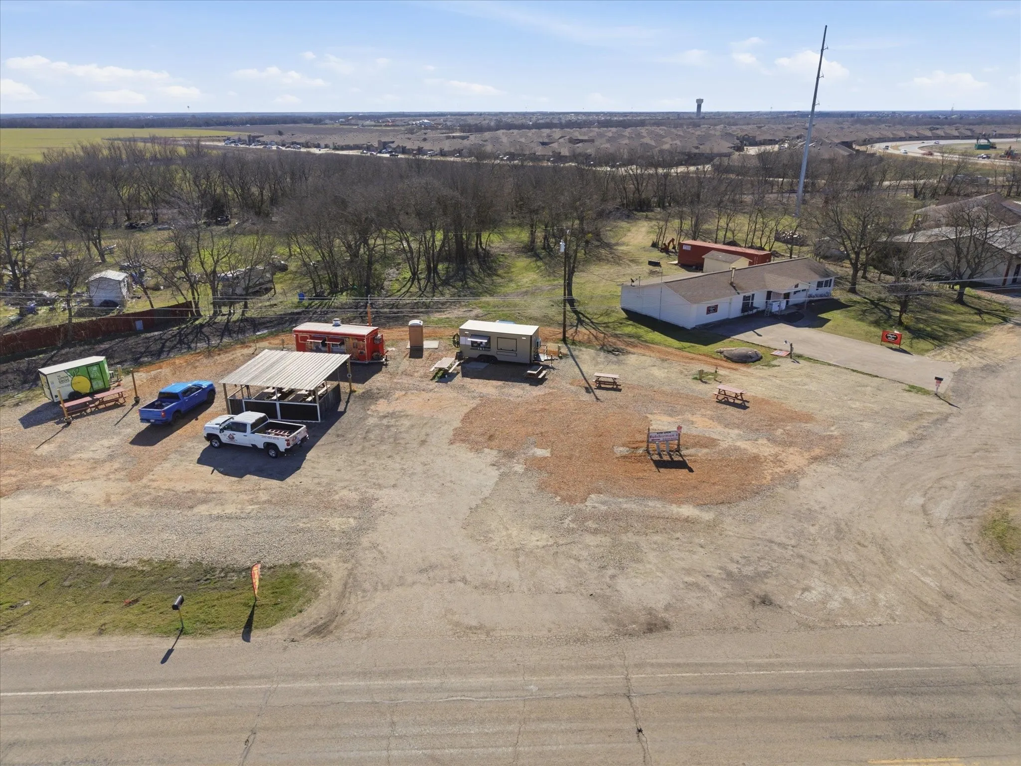 This unincorporated parcel is located outside city limits and the ETJ, with no floodplain, allowing for a wide range of development opportunities.
