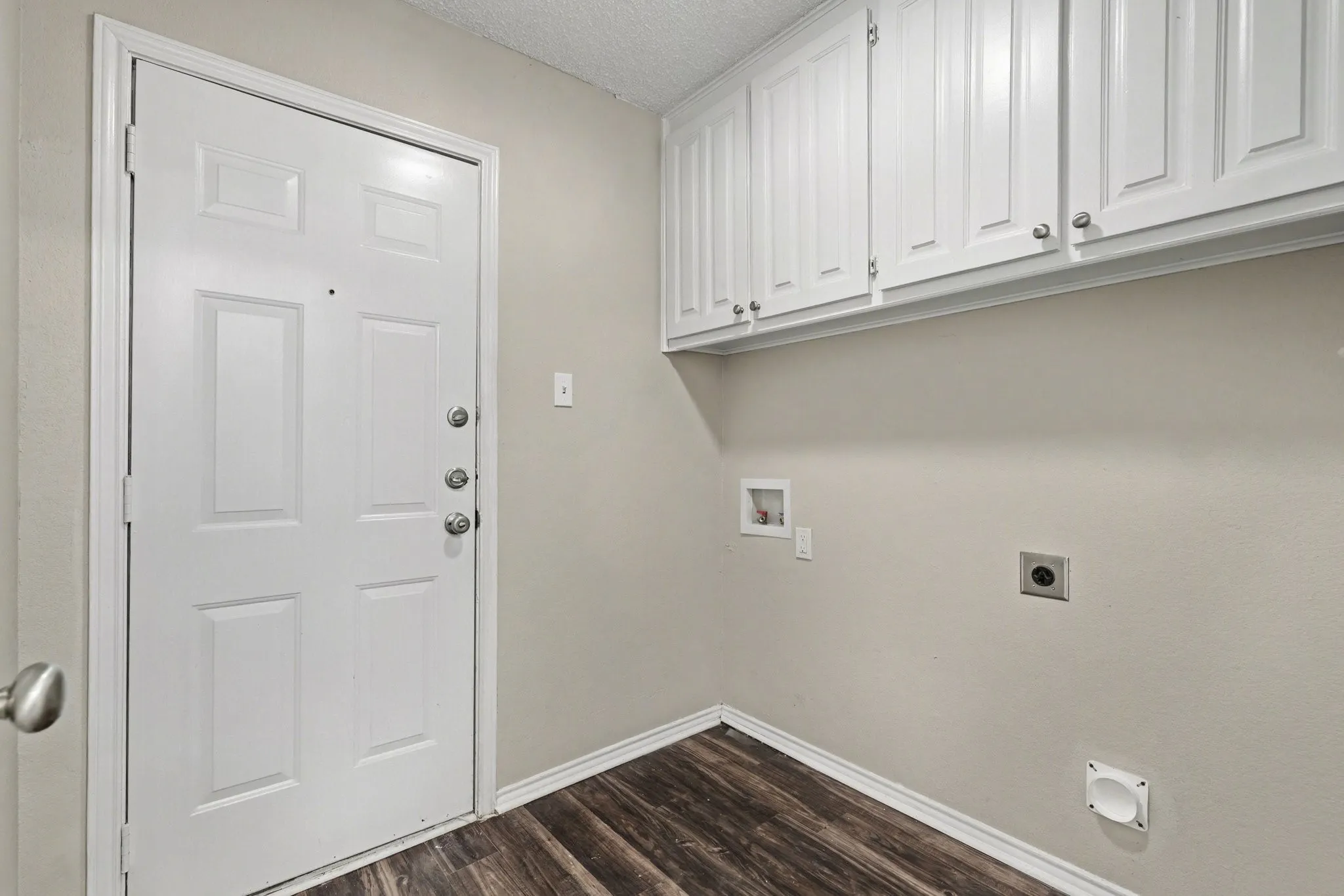 Single Family Residence For Sale in Denton County , 124 Summit Cove, Trophy Club, Texas 76262, 3 Bedroom, 2 Bathroom, 2 Garage spaces, 2,047 Sqft, built in 1984, Preowned, mls#21193184, Real Estate Agent in Trophy Club, Homes For Sale in Denton county, Homes For Sale in Trophy Club, Realtor in Trophy Club Texas, Real Estate Brokerage Independent Realty Texas, Luminita Cordes Realtor