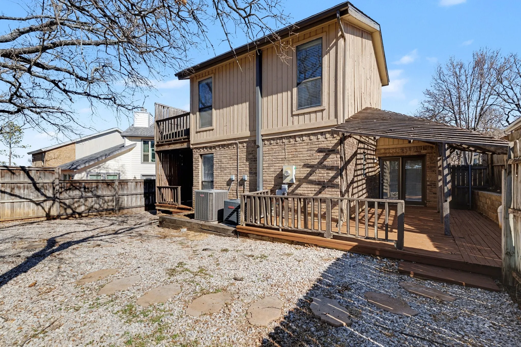 Single Family Residence For Sale in Denton County , 124 Summit Cove, Trophy Club, Texas 76262, 3 Bedroom, 2 Bathroom, 2 Garage spaces, 2,047 Sqft, built in 1984, Preowned, mls#21193184, Real Estate Agent in Trophy Club, Homes For Sale in Denton county, Homes For Sale in Trophy Club, Realtor in Trophy Club Texas, Real Estate Brokerage Independent Realty Texas, Luminita Cordes Realtor