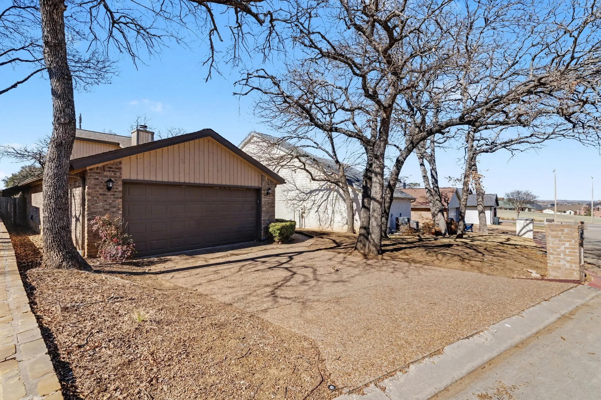 Single Family Residence For Sale in Denton County , 124 Summit Cove, Trophy Club, Texas 76262, 3 Bedroom, 2 Bathroom, 2 Garage spaces, 2,047 Sqft, built in 1984, Preowned, mls#21193184, Real Estate Agent in Trophy Club, Homes For Sale in Denton county, Homes For Sale in Trophy Club, Realtor in Trophy Club Texas, Real Estate Brokerage Independent Realty Texas, Luminita Cordes Realtor