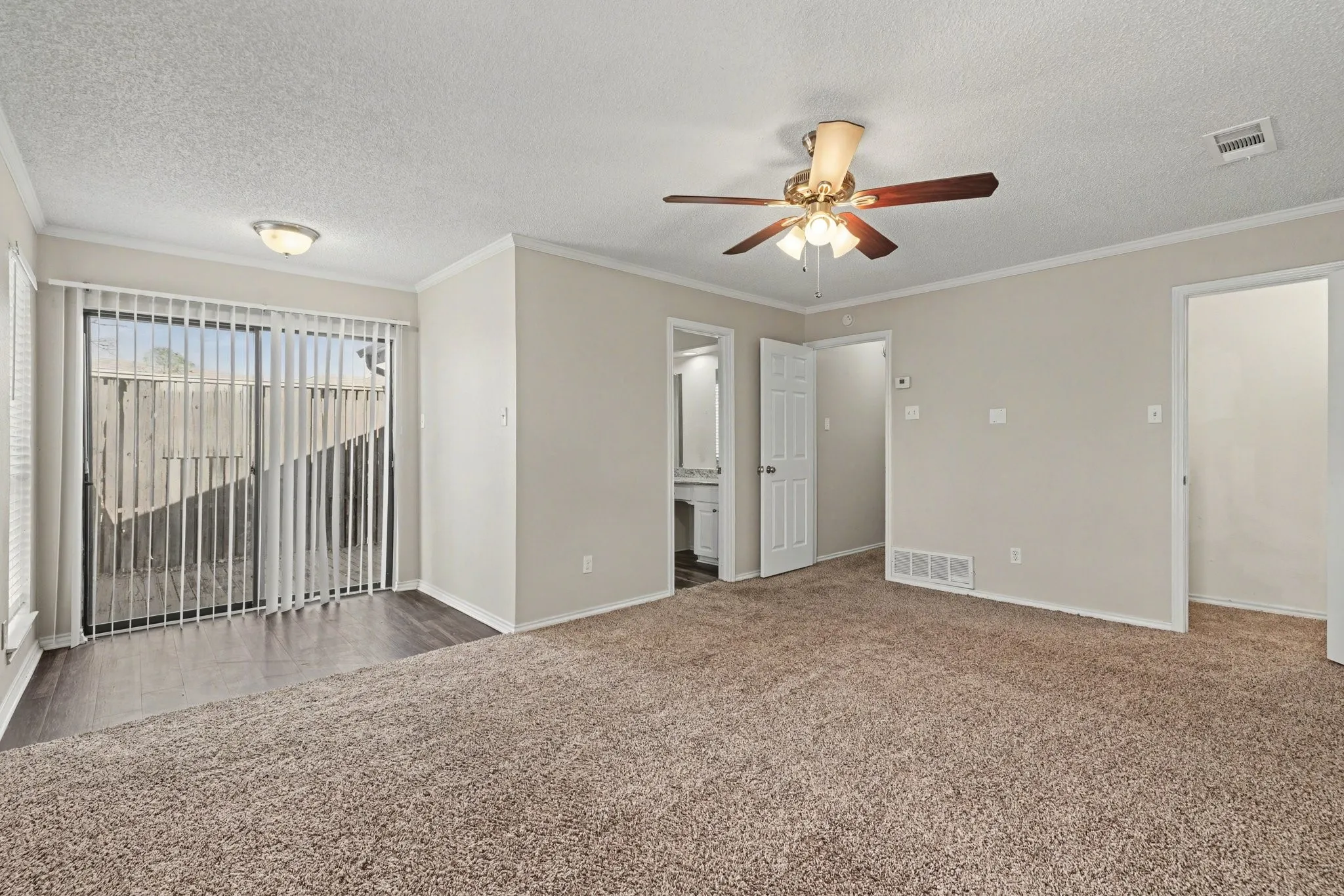 Single Family Residence For Sale in Denton County , 124 Summit Cove, Trophy Club, Texas 76262, 3 Bedroom, 2 Bathroom, 2 Garage spaces, 2,047 Sqft, built in 1984, Preowned, mls#21193184, Real Estate Agent in Trophy Club, Homes For Sale in Denton county, Homes For Sale in Trophy Club, Realtor in Trophy Club Texas, Real Estate Brokerage Independent Realty Texas, Luminita Cordes Realtor